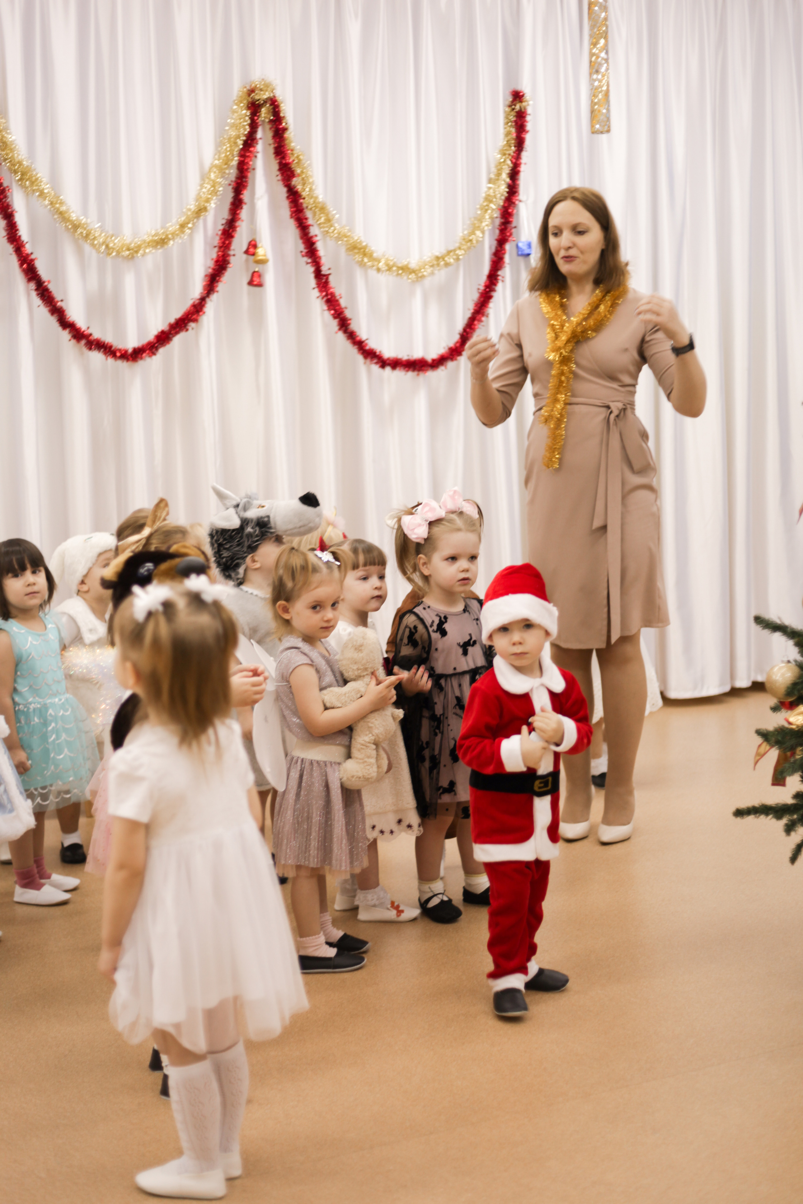 Новогодний утренник дс 267. Фотограф Алёна Кладова