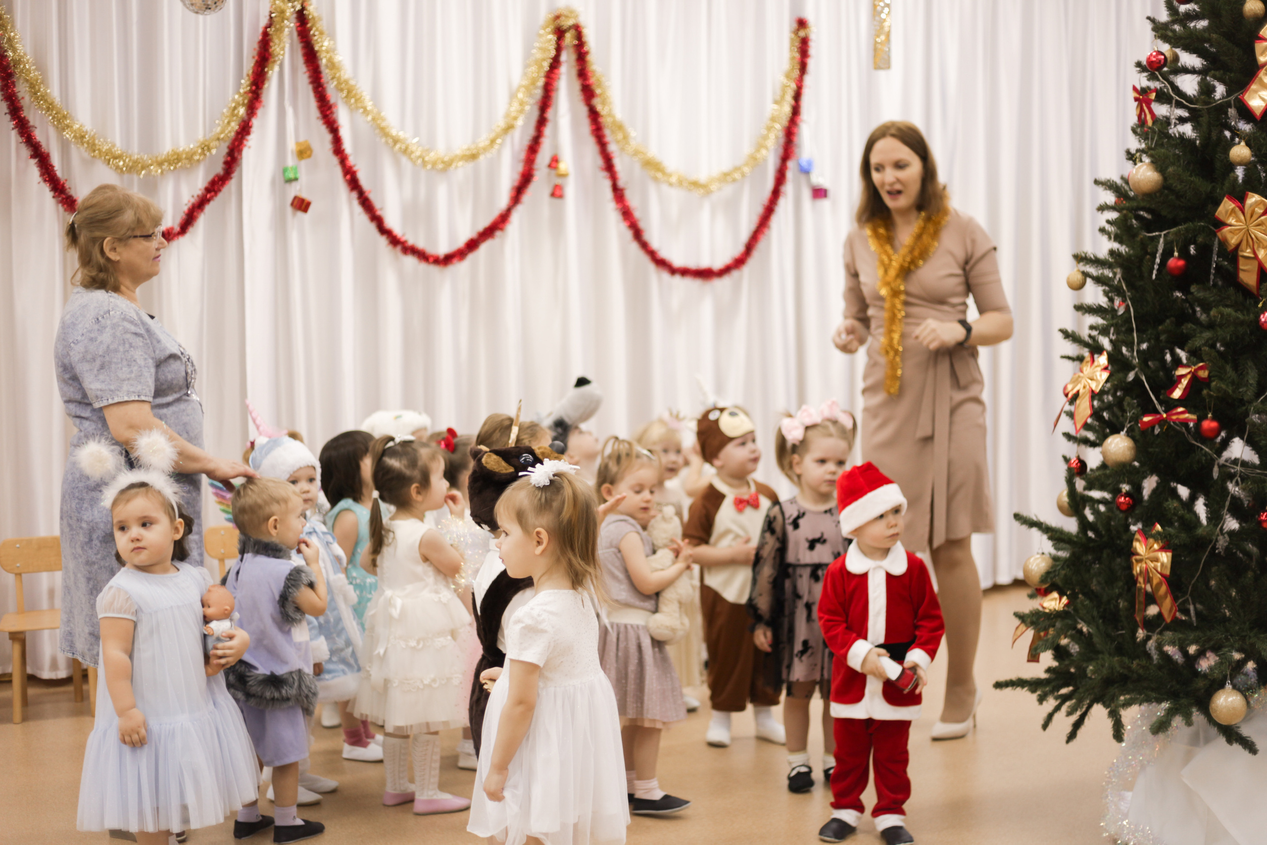 Новогодний утренник дс 267. Фотограф Алёна Кладова