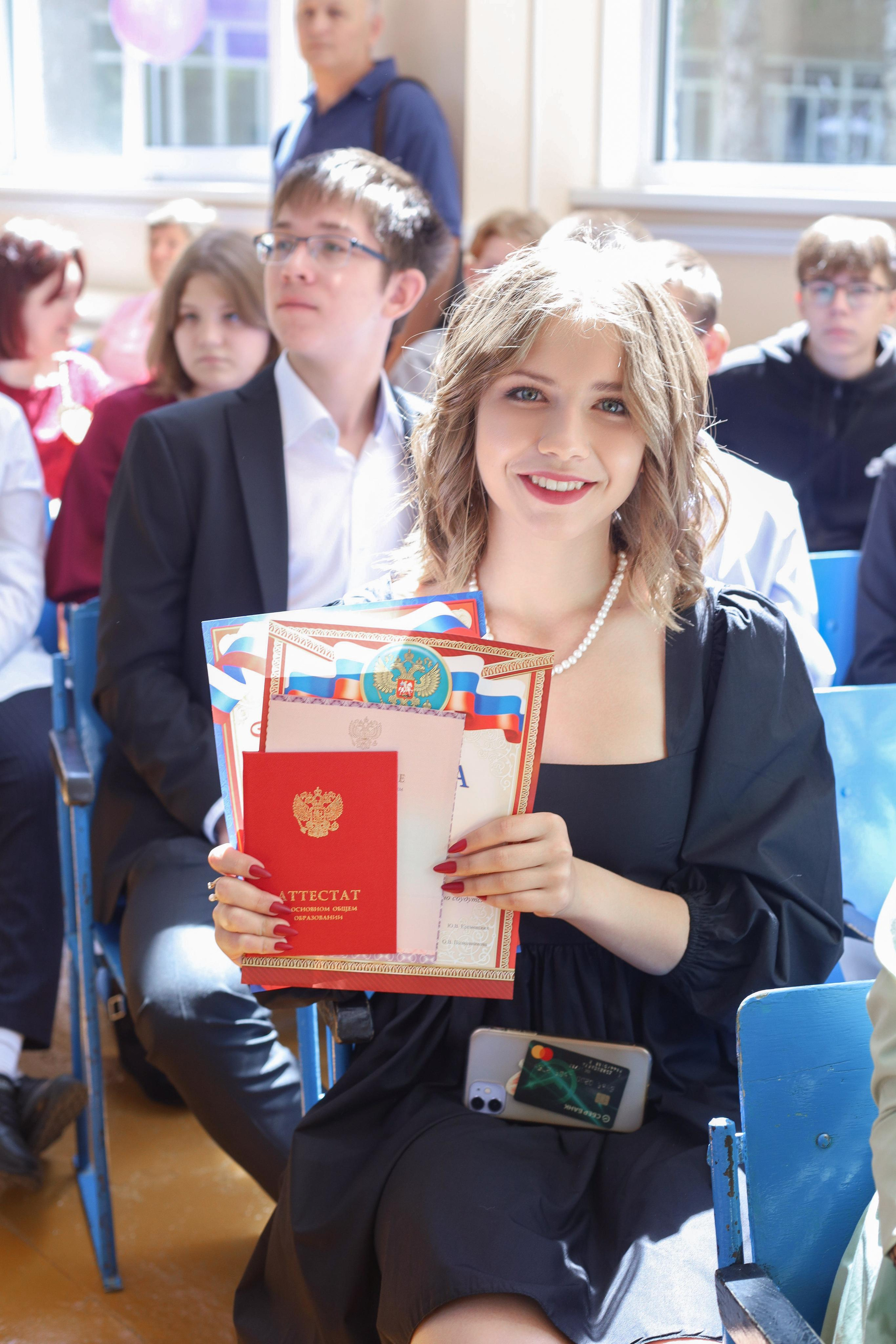 Вручение аттестатов 85 гимн. Фотограф Алёна Кладова