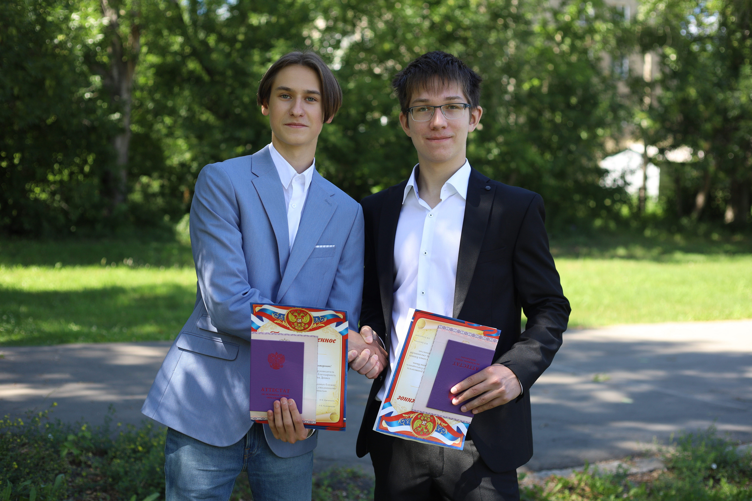 Вручение аттестатов 85 гимн. Фотограф Алёна Кладова