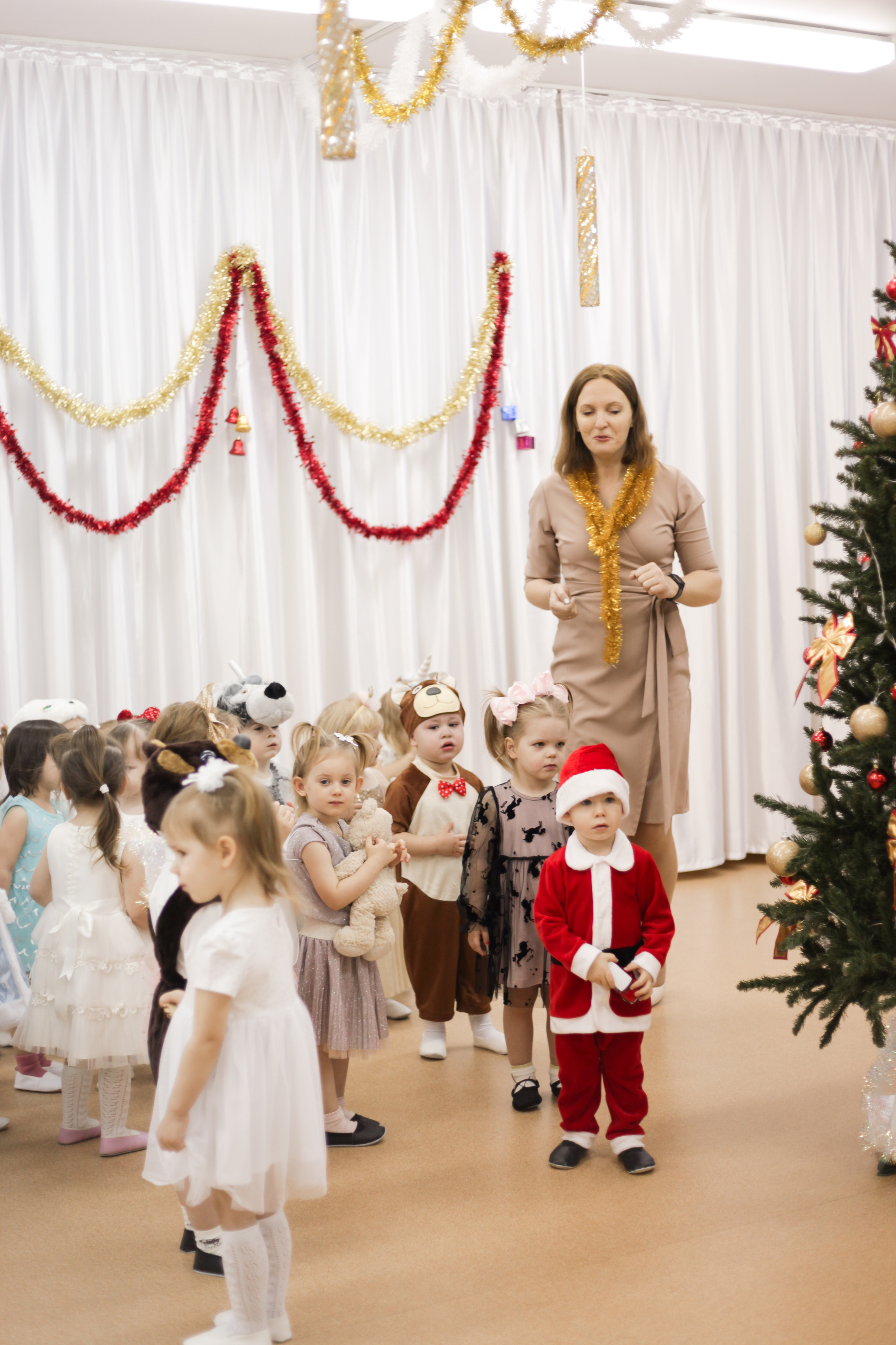 Новогодний утренник дс 267. Фотограф Алёна Кладова