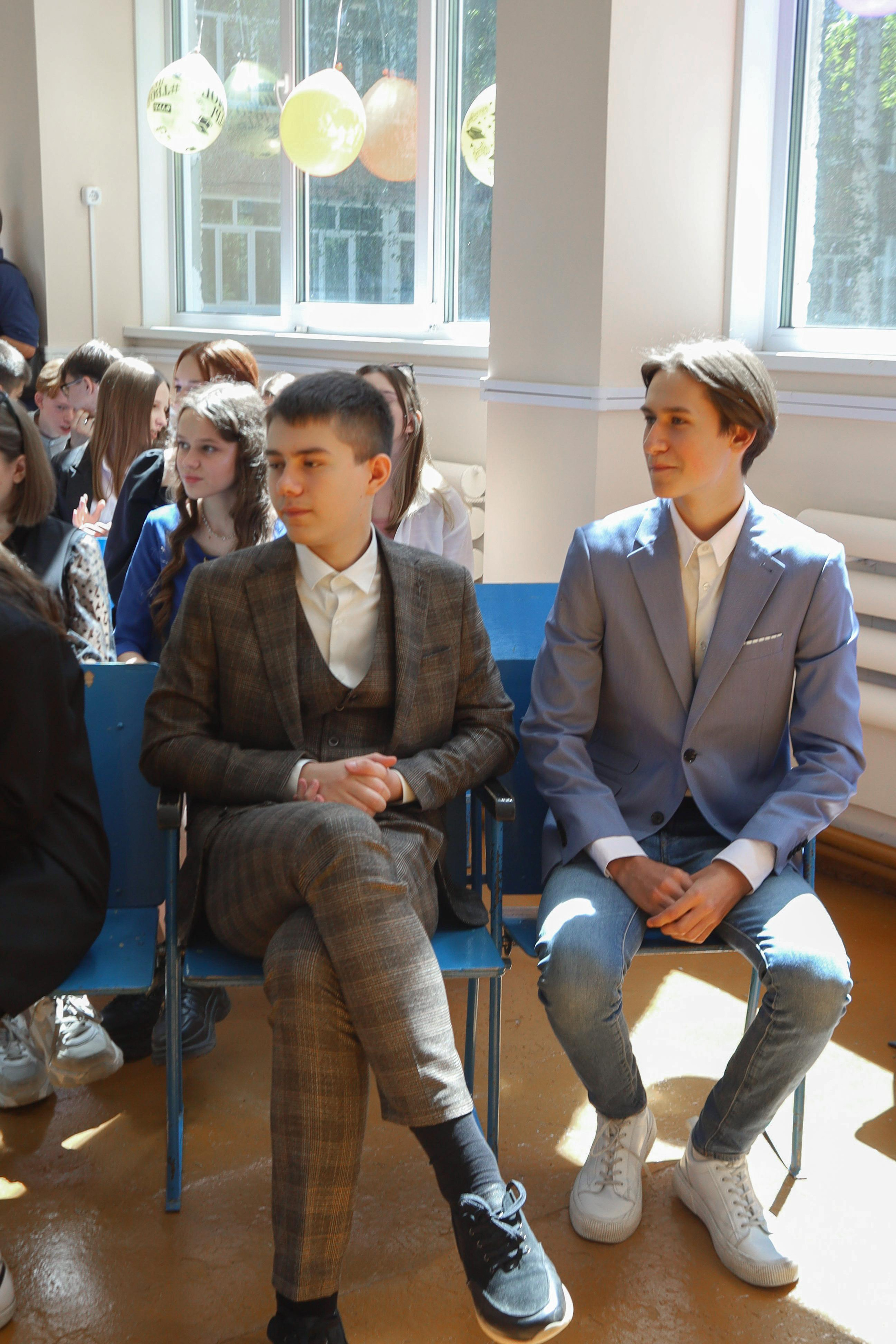 Вручение аттестатов 85 гимн. Фотограф Алёна Кладова