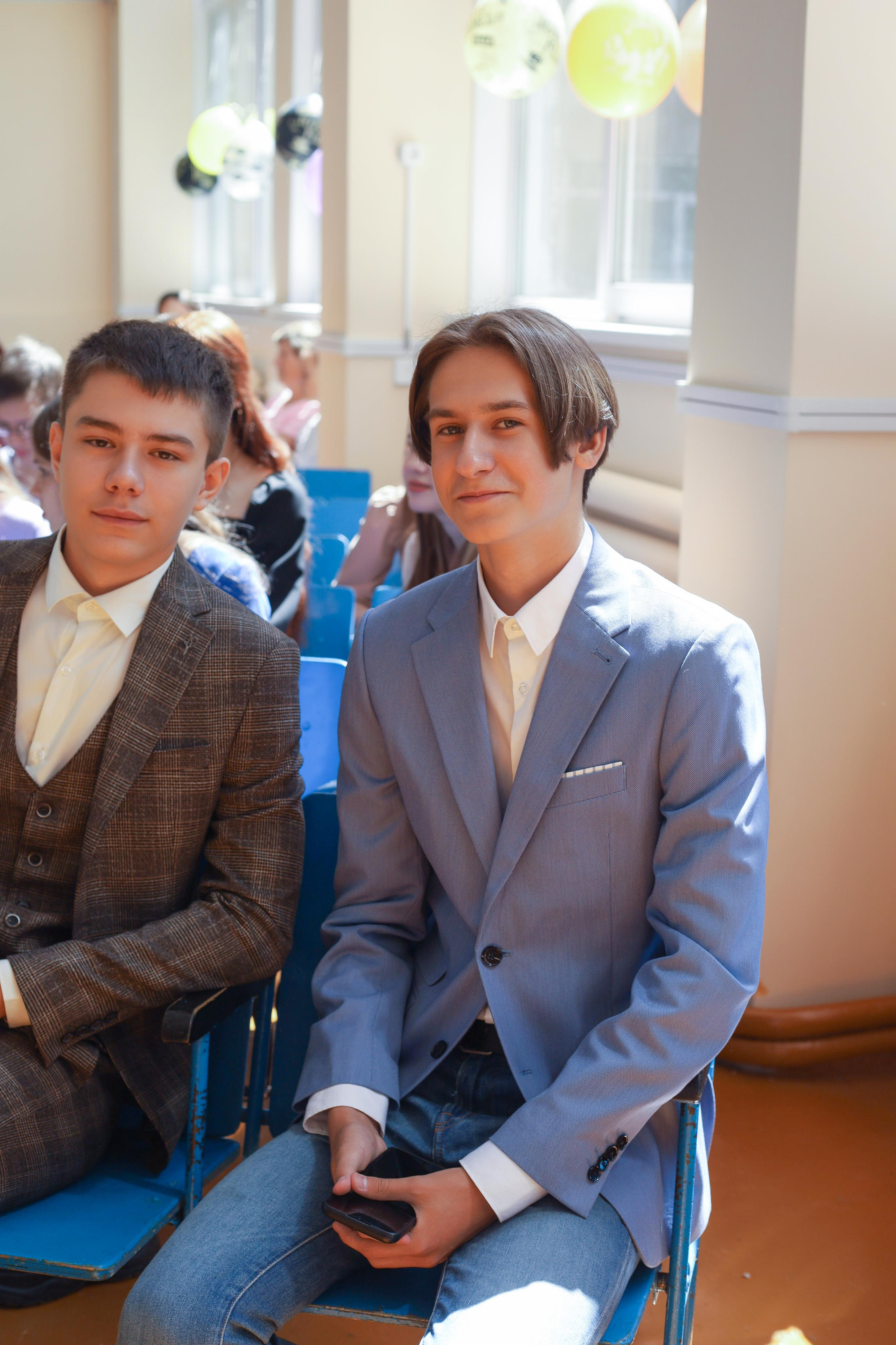 Вручение аттестатов 85 гимн. Фотограф Алёна Кладова