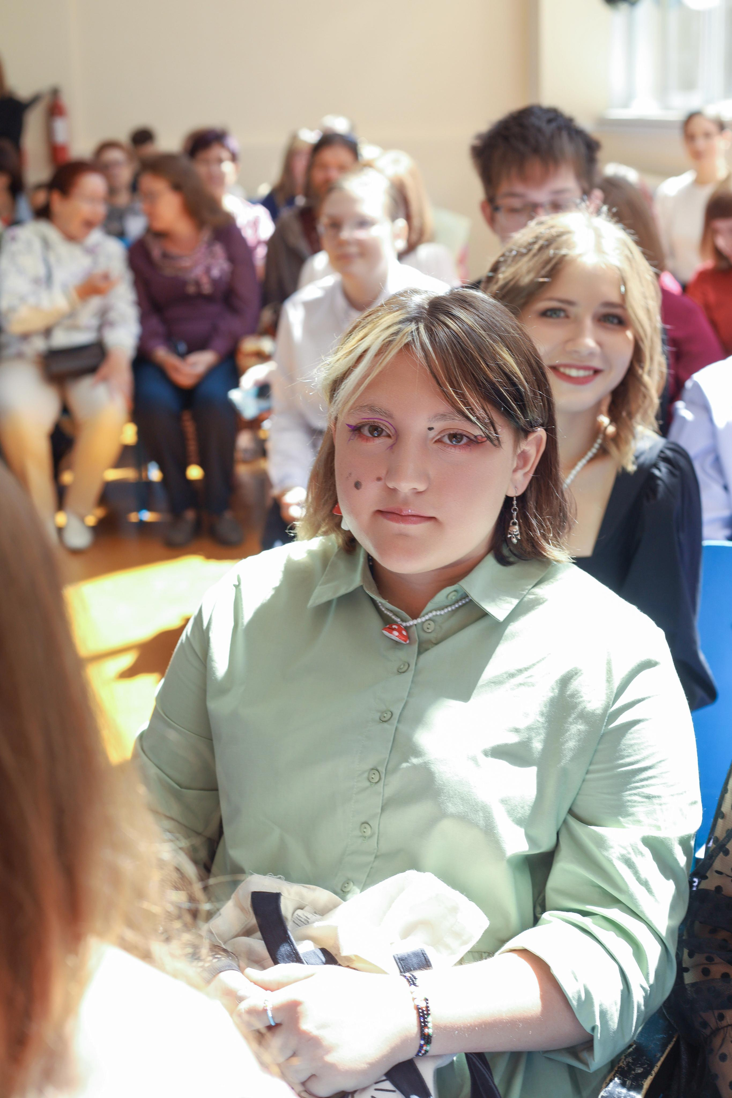 Вручение аттестатов 85 гимн. Фотограф Алёна Кладова