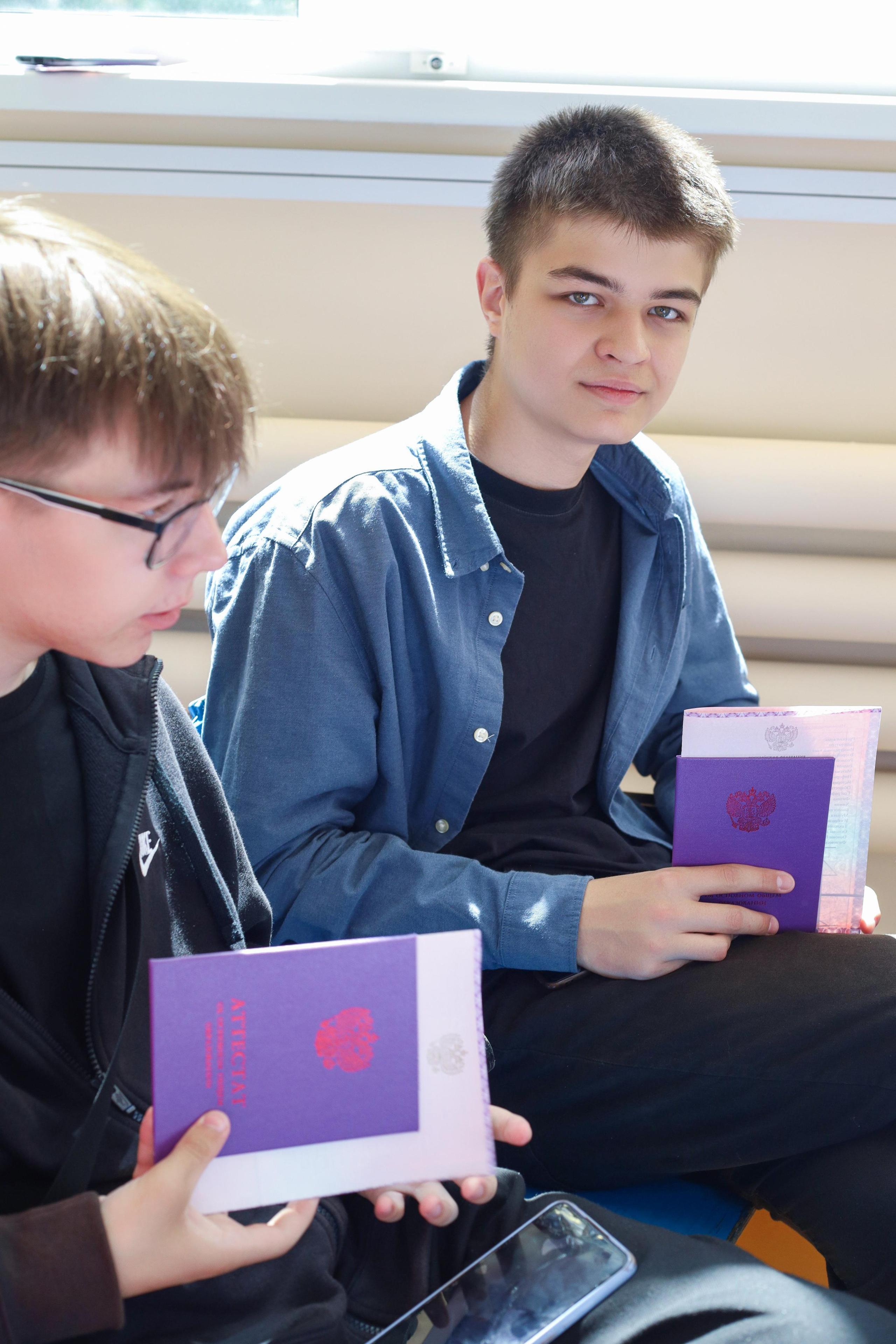 Вручение аттестатов 85 гимн. Фотограф Алёна Кладова