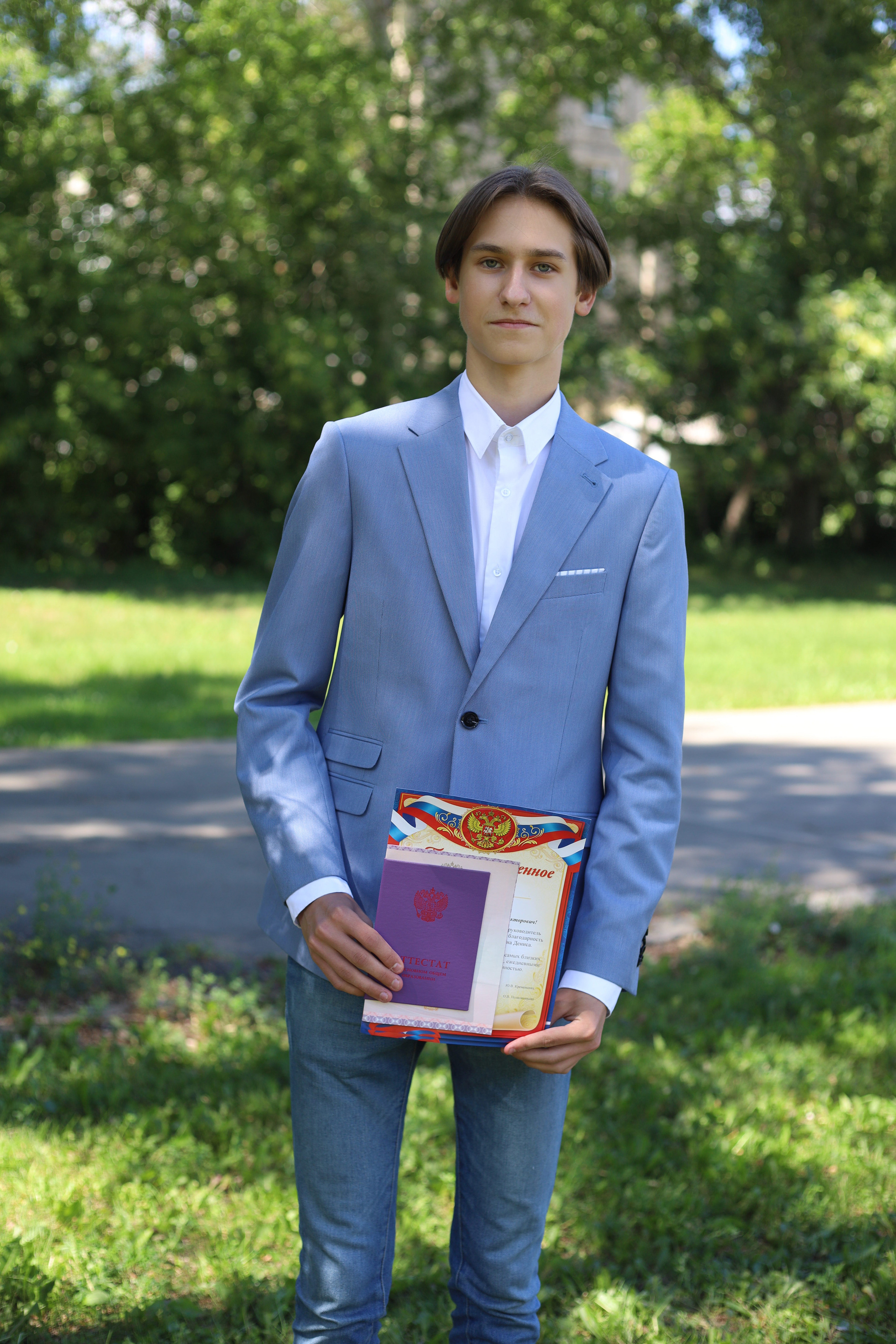 Вручение аттестатов 85 гимн. Фотограф Алёна Кладова