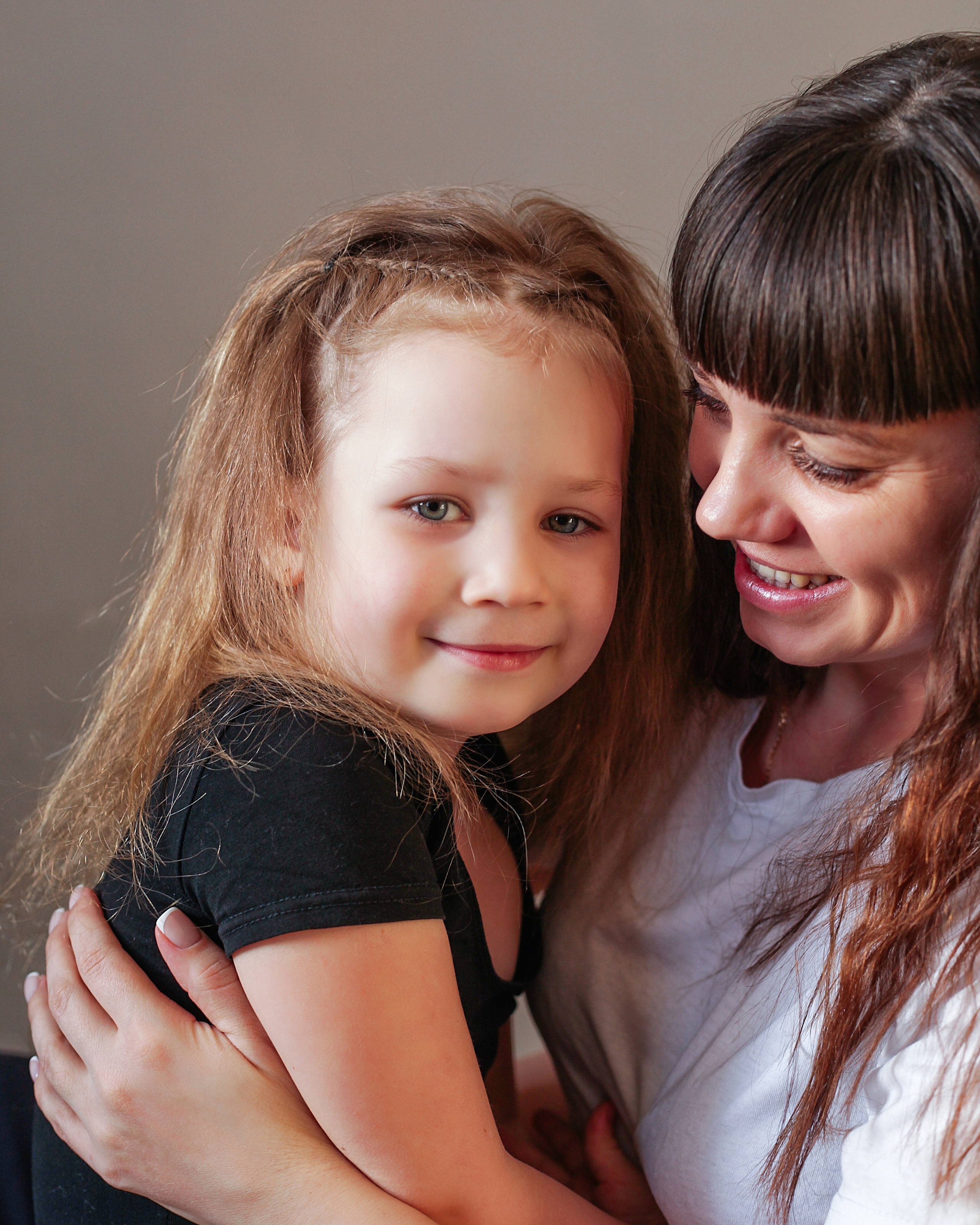Мама и дочка в студии. Фотограф Алёна Кладова