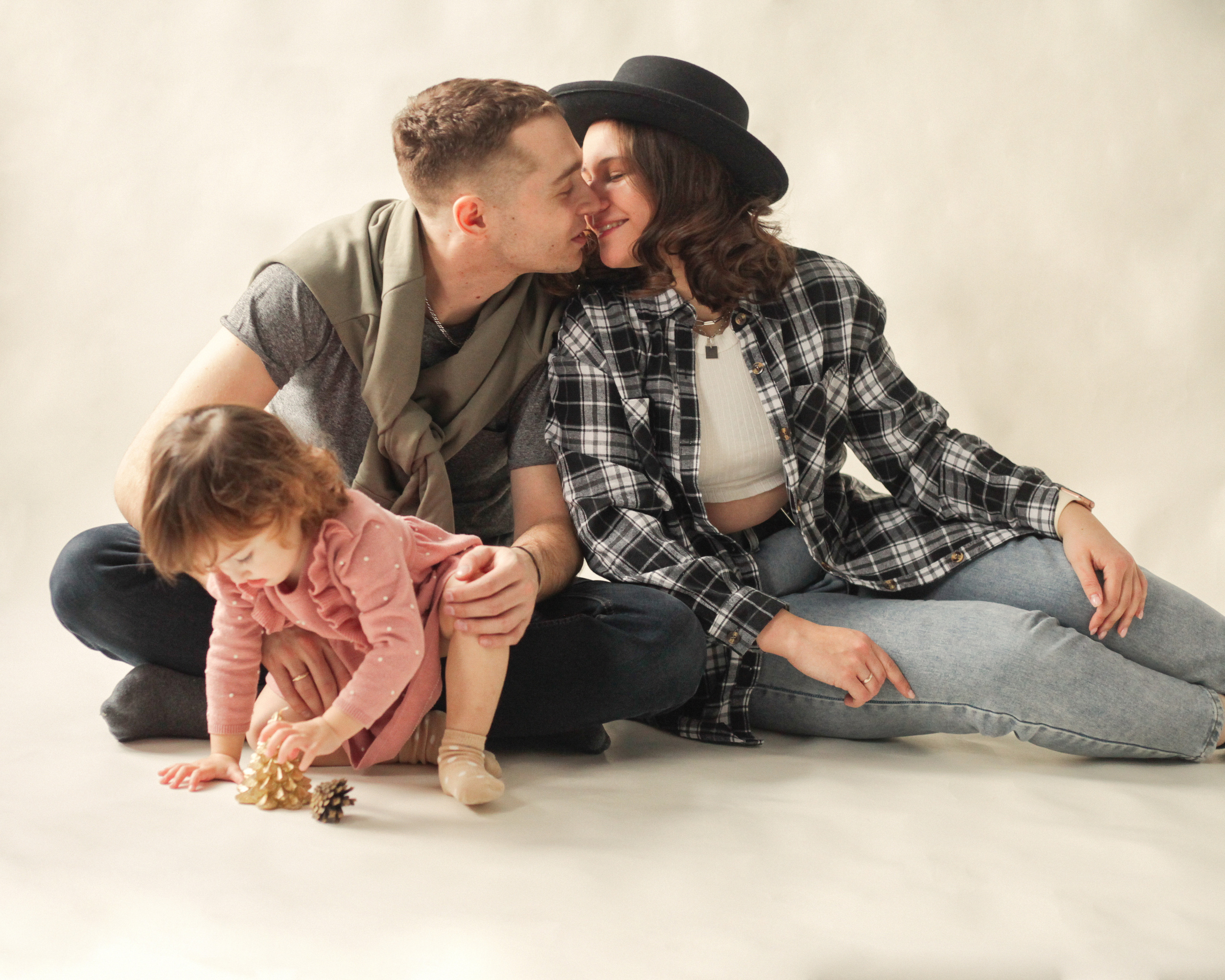 Семейная студийная. Фотограф Алёна Кладова