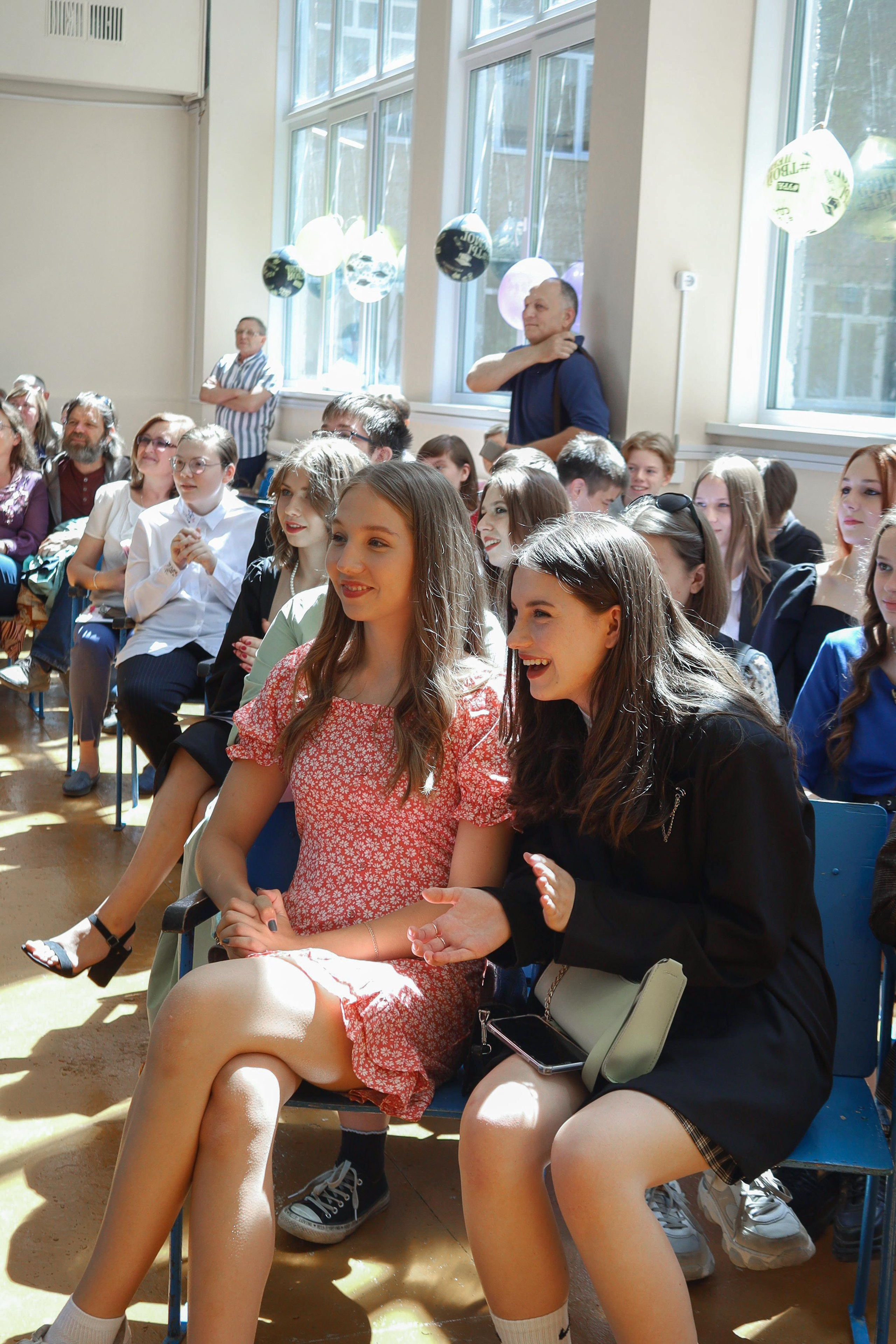 Вручение аттестатов 85 гимн. Фотограф Алёна Кладова