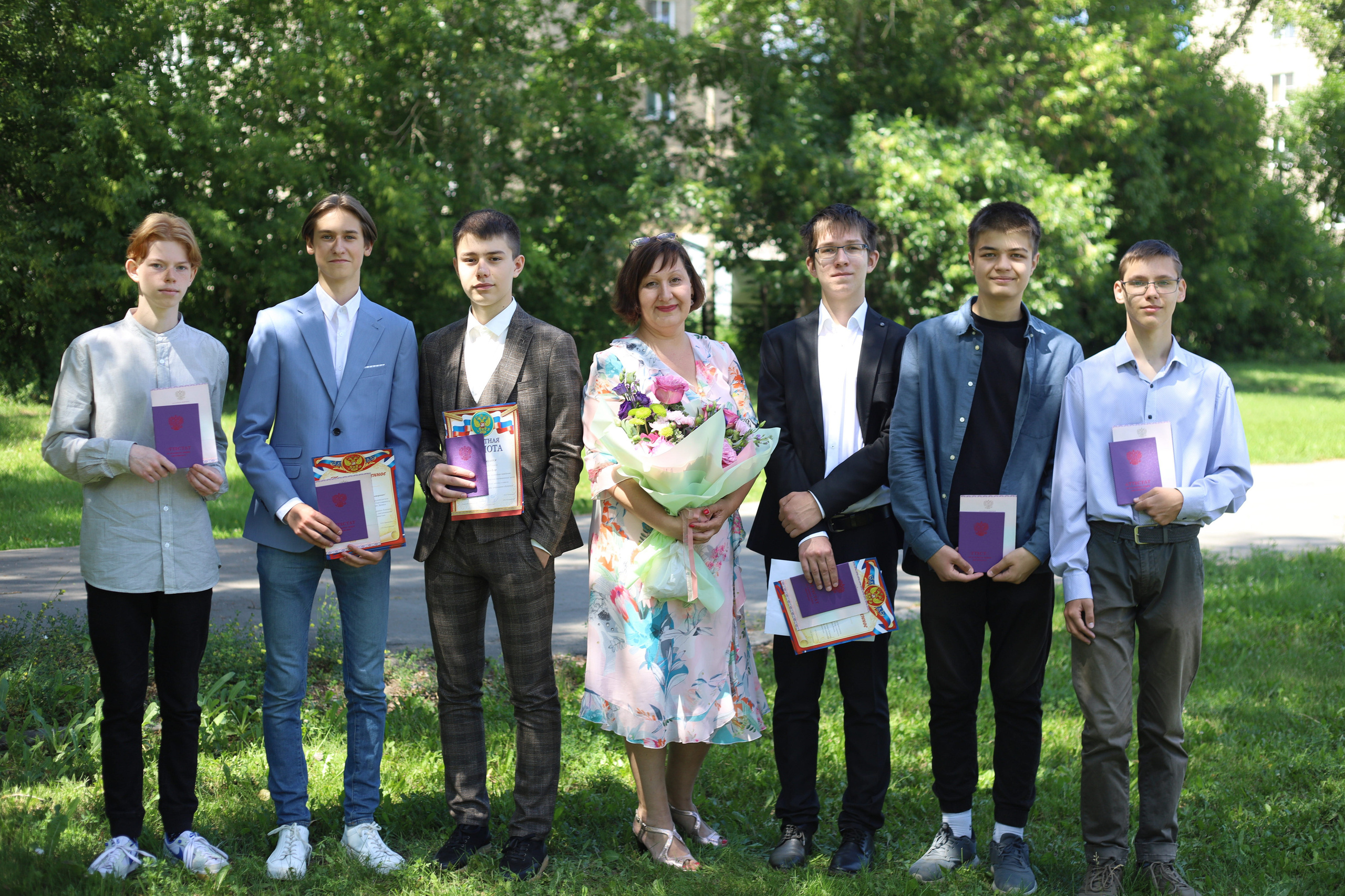 Вручение аттестатов 85 гимн. Фотограф Алёна Кладова