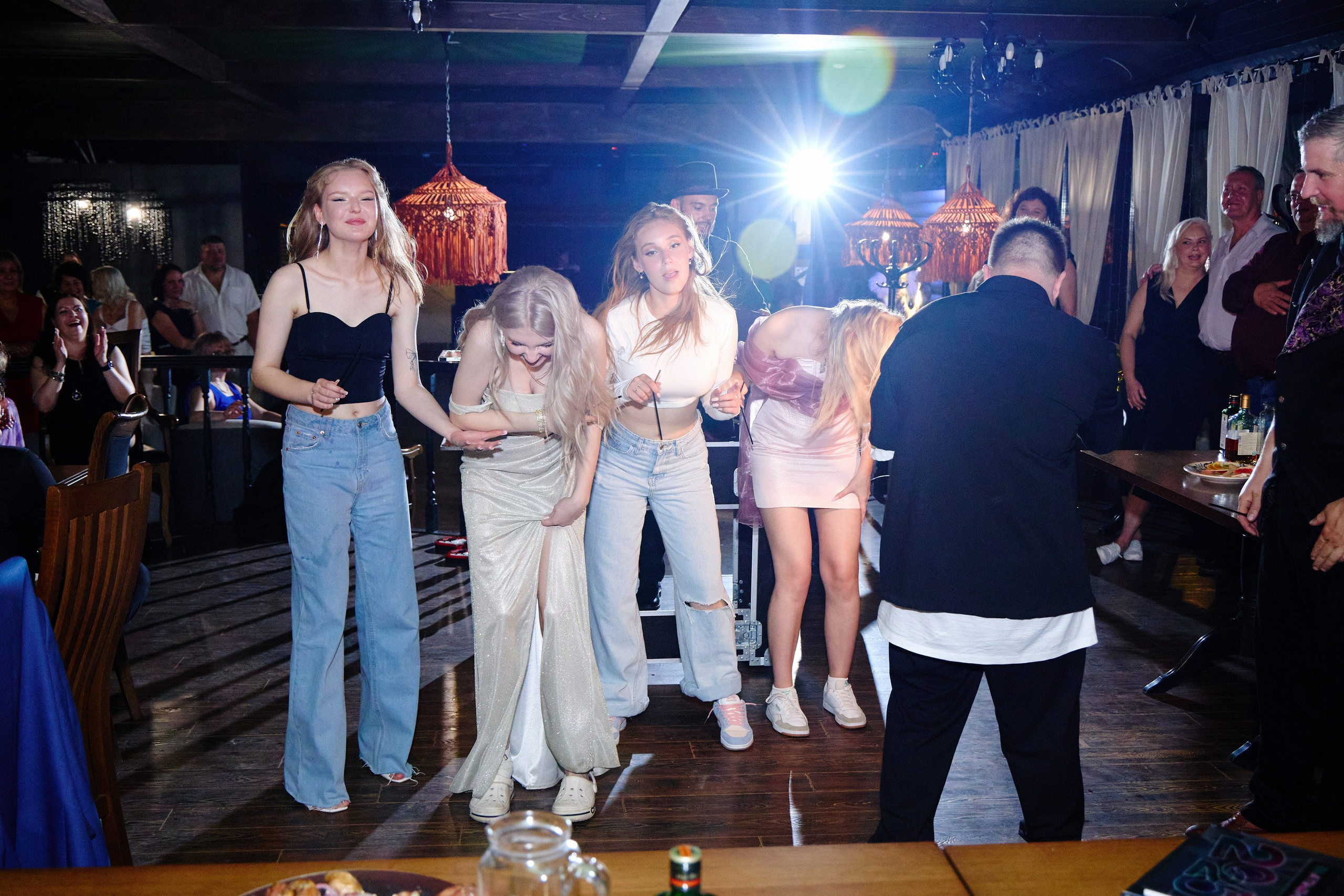 Выпускной 35 Сош. Фотограф Выпускные альбомы Таганрог Сергей Коробченко