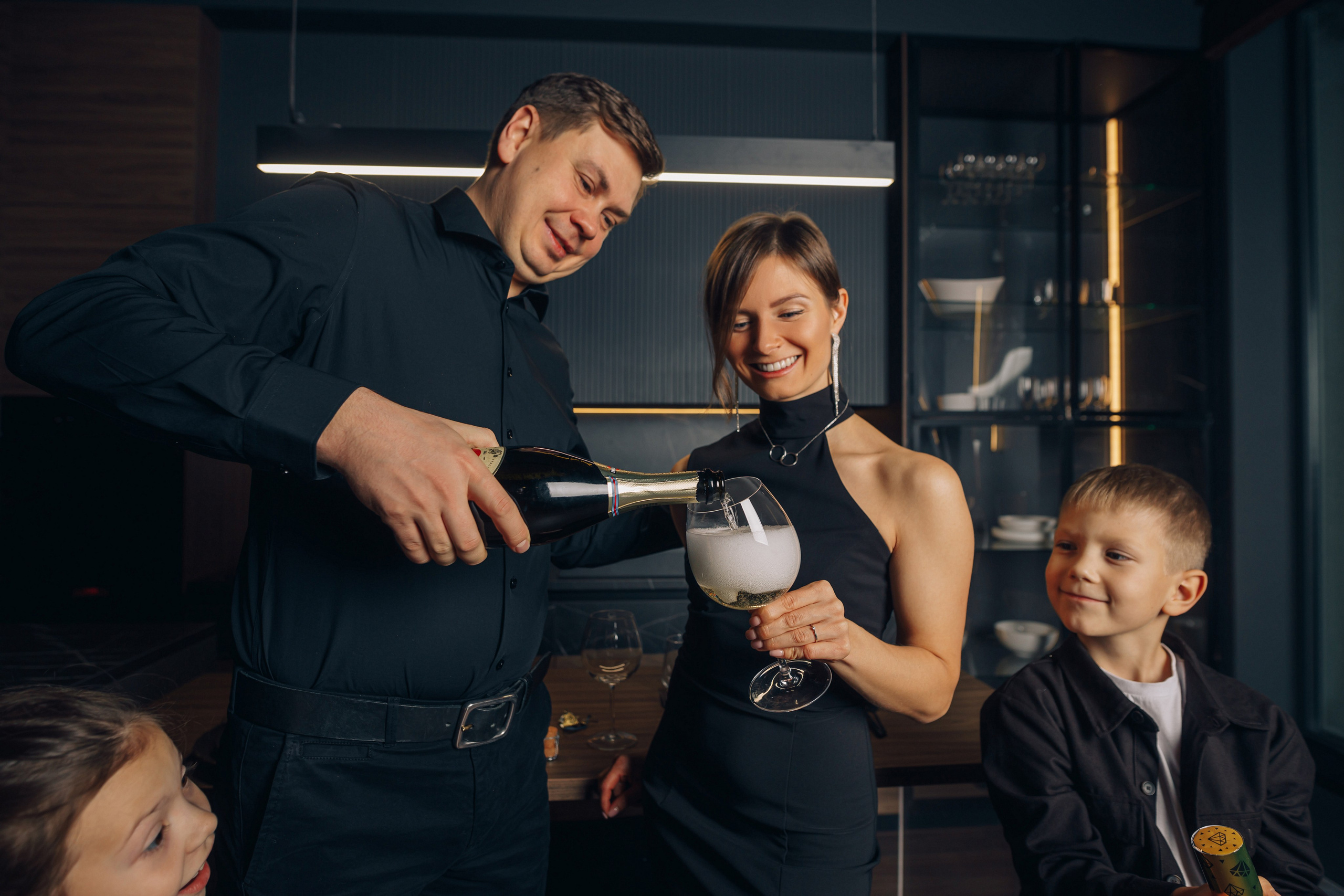 Семейная фотосессия в Санкт-Петербурге в студии и не только. Дмитрий Мартьянов семейный фотограф в Санкт-Петербурге