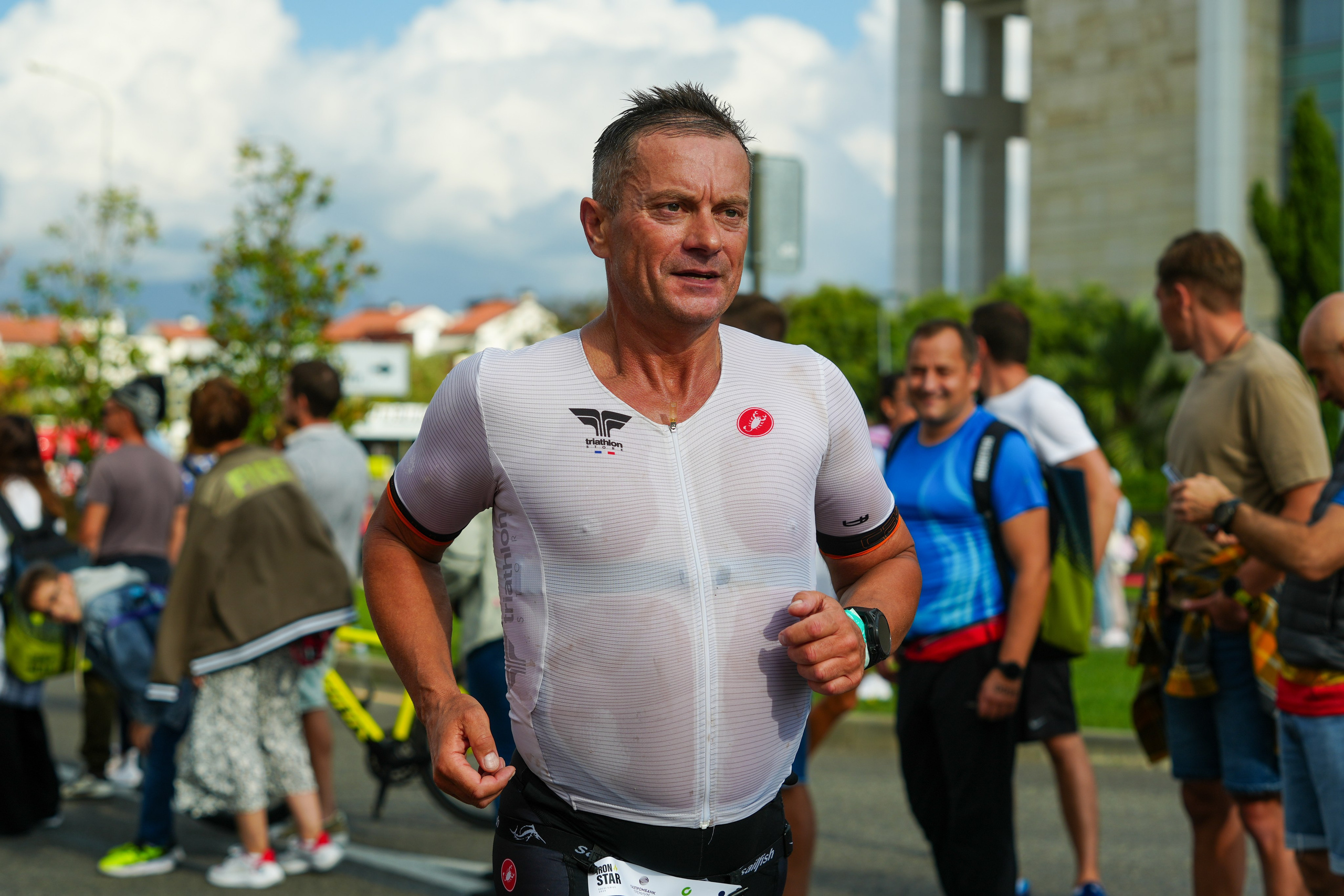 Фотоотчет партнерской интеграции для компании TELE2 на фестивале Ironstar. Репортажный фотограф в Красной Поляне и Сочи Павлюченко Екатерина