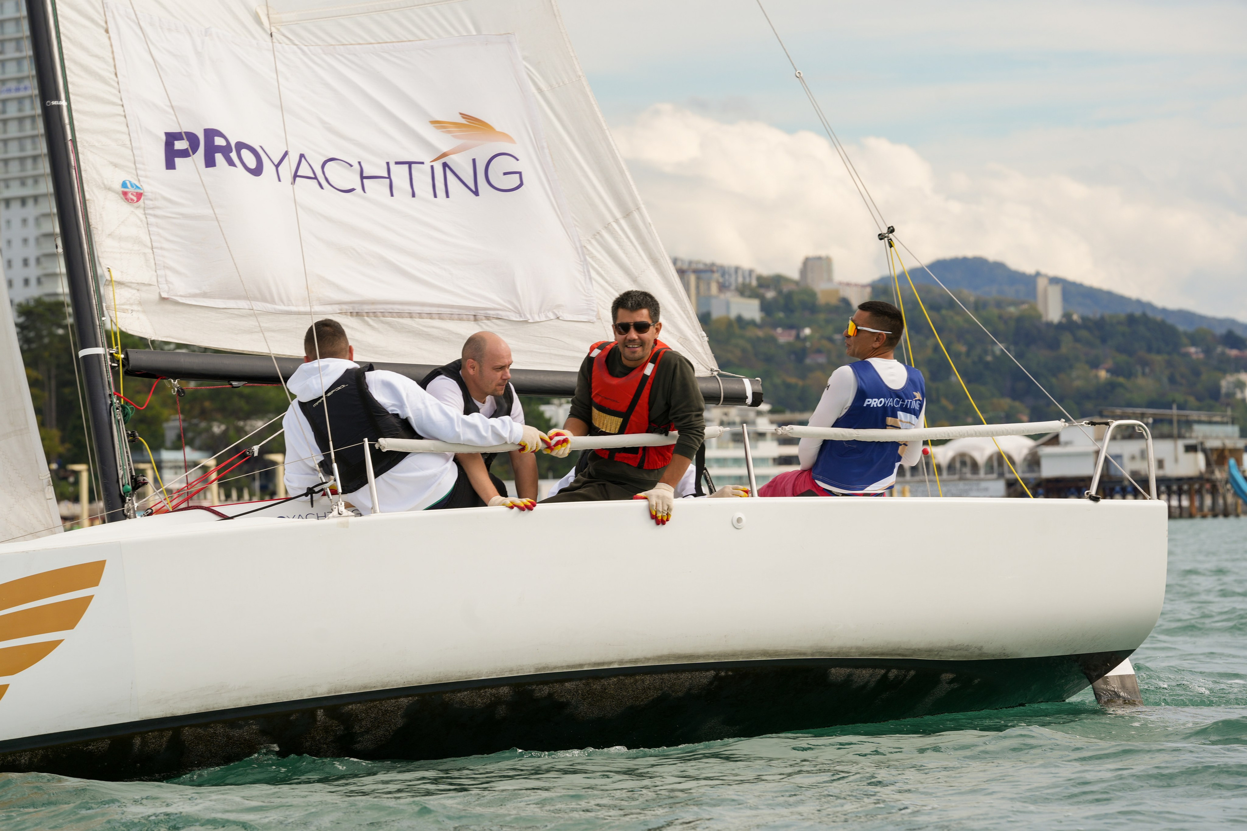 Яхтенная регата для компании Агрегатка. Репортажный фотограф в Красной Поляне и Сочи Павлюченко Екатерина