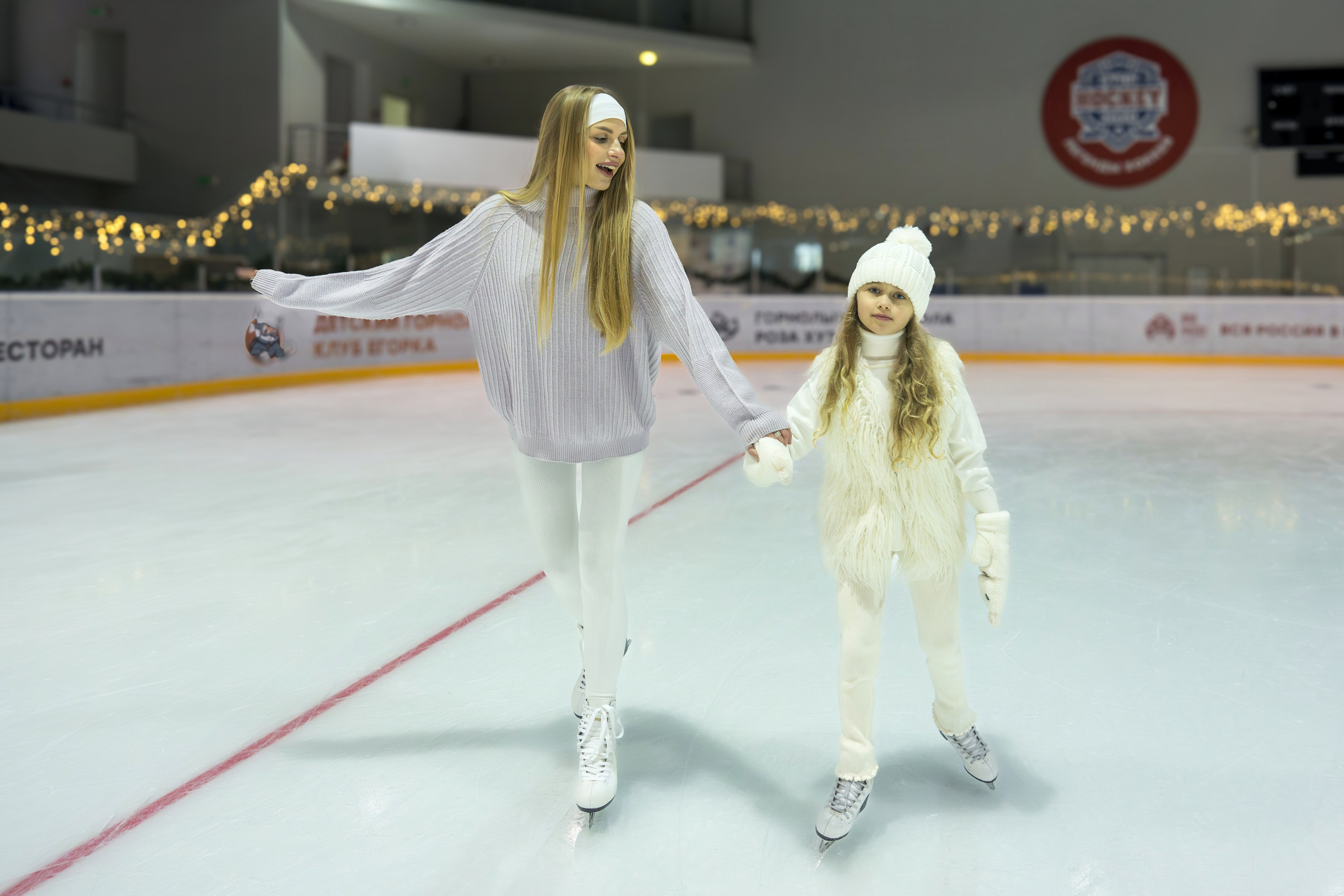 Контент съемка на катке для курорта Роза Хутор. Репортажный фотограф в Красной Поляне и Сочи Павлюченко Екатерина