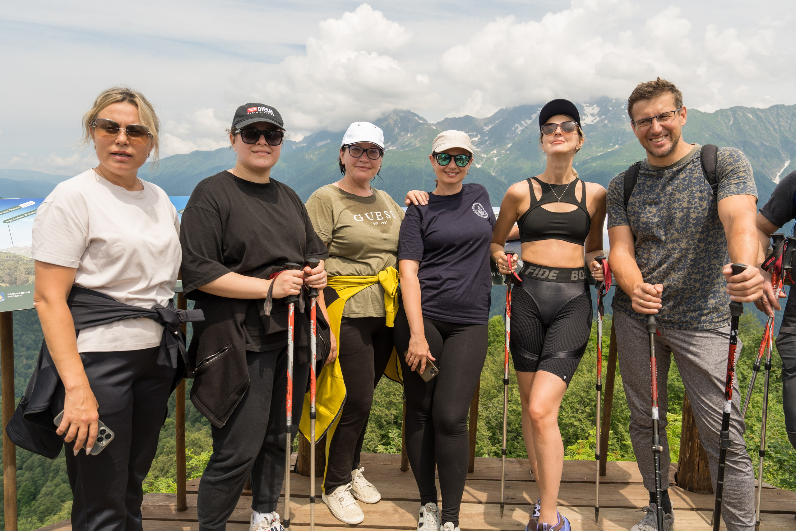 MICE мероприятие для компании «Доставка морем»: хайкинг к Ачипсинским водопадам. Репортажный фотограф в Красной Поляне и Сочи Павлюченко Екатерина