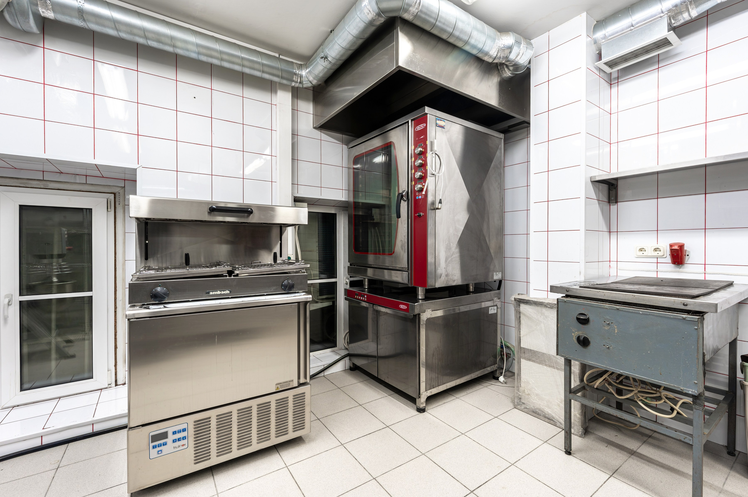 Ресторан на продажу. Интерьерный фотограф. Фото- видеосъемка недвижимости Санкт-Петербург