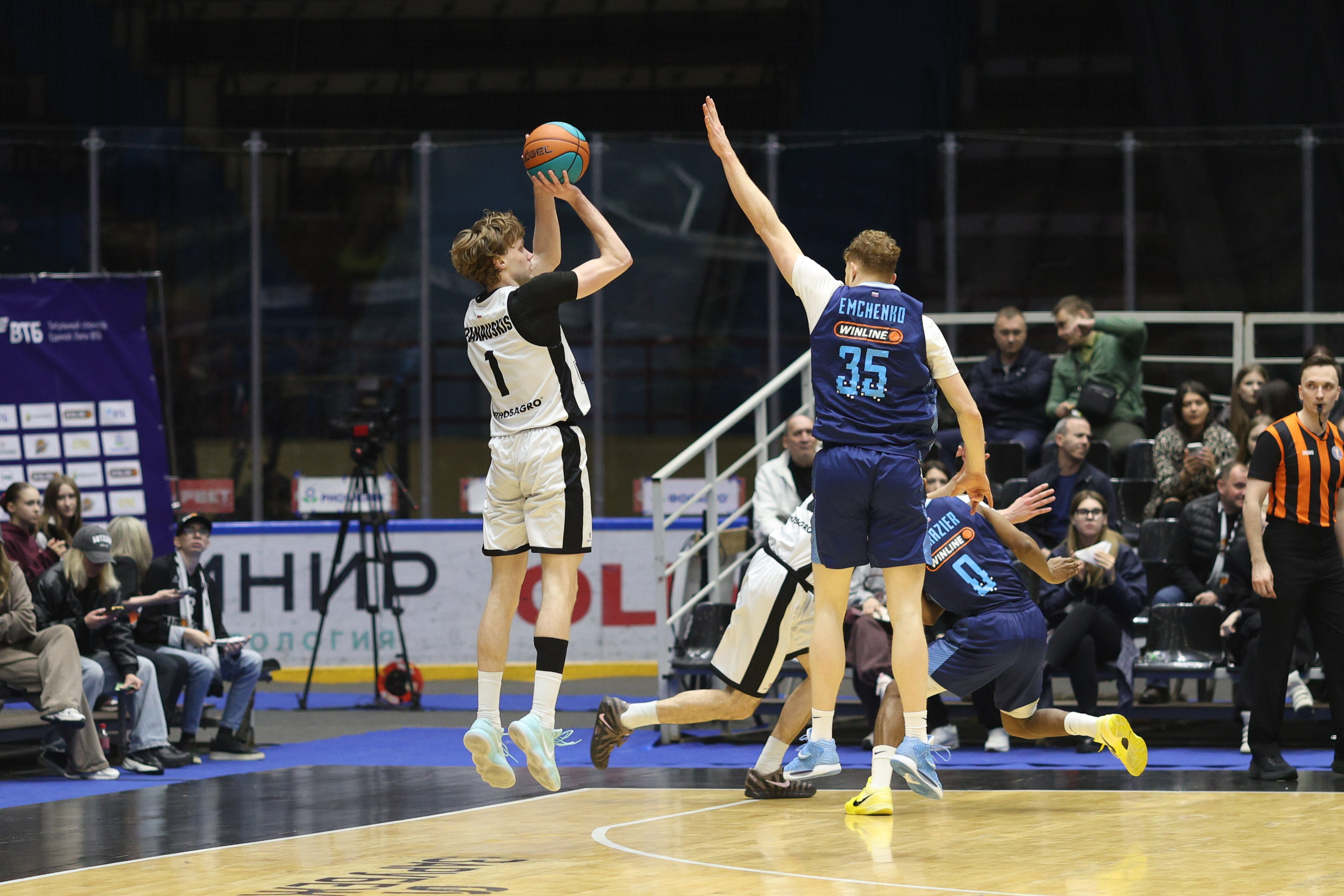 Автодор — Зенит 64-95. Фотограф Дмитрий Алексеев