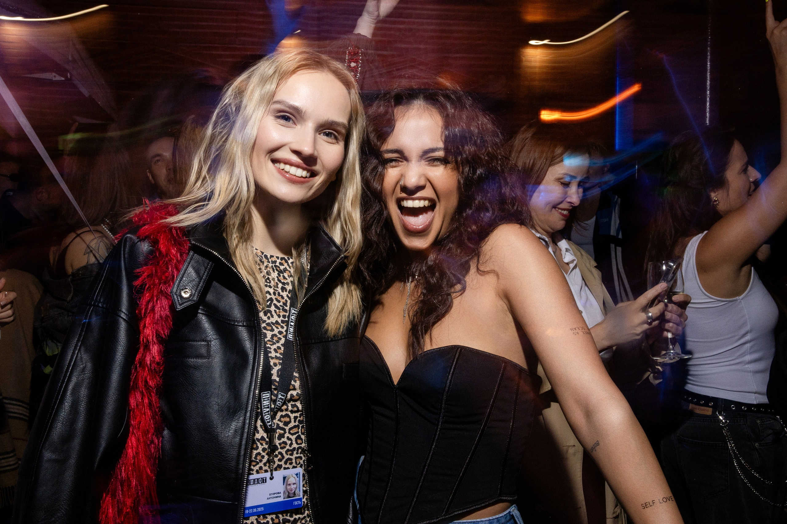 Репортажная съёмка. Свадебный фотограф в Иваново Гитарина Черняева