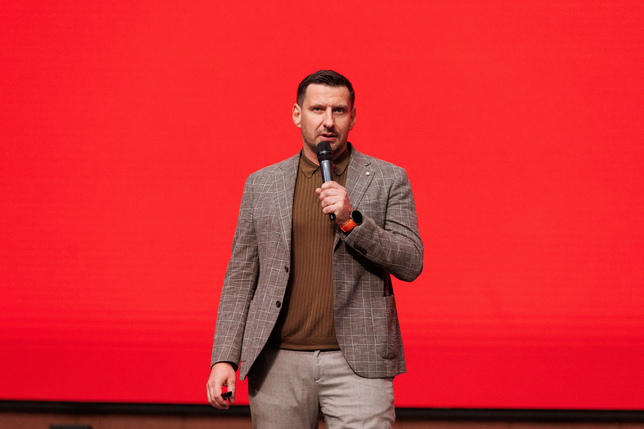 Форум Максима Батырева «Продажи по-новому». Репортажный Фотограф в Москве Юра Гушан