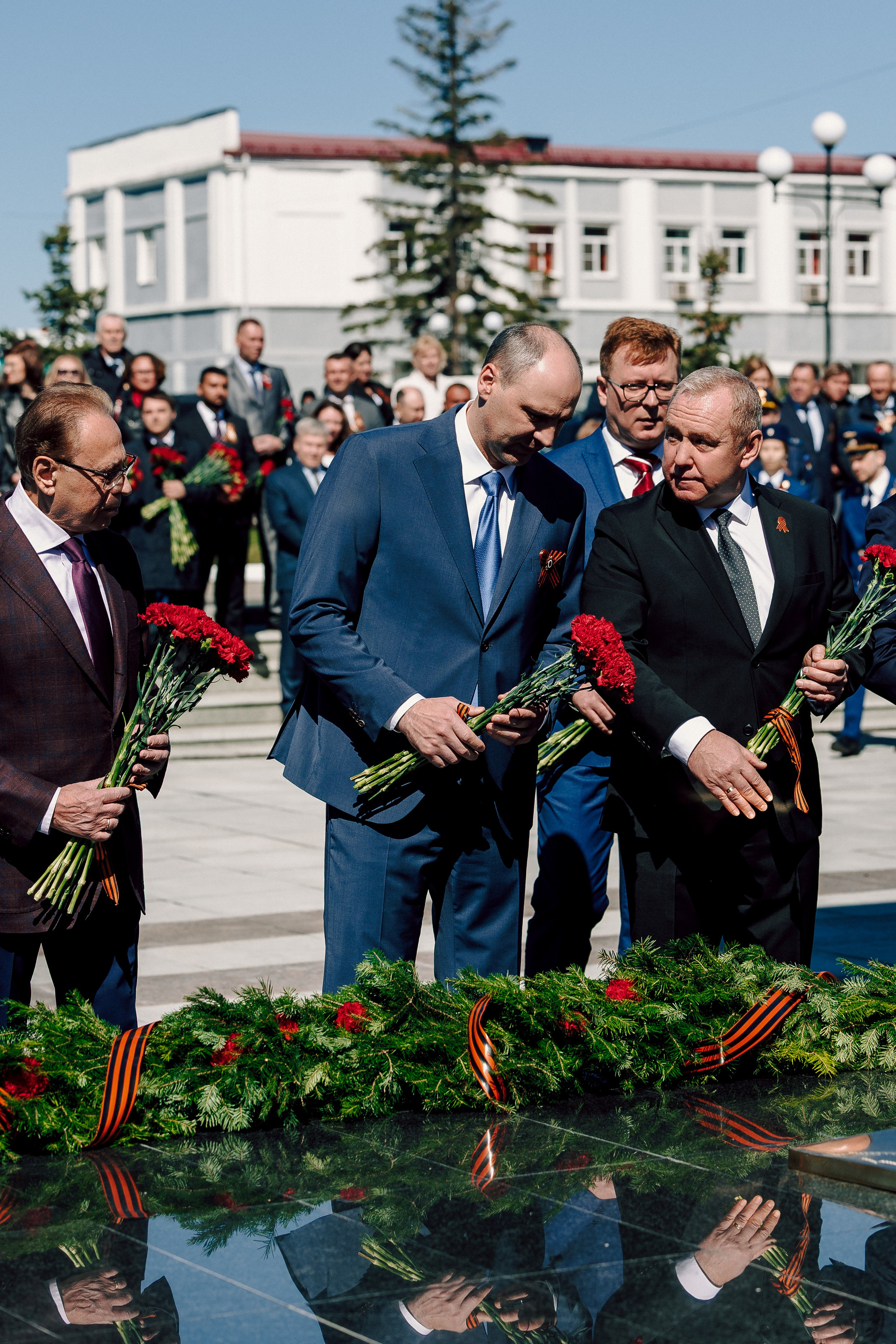 Торжественный митинг, посвящённый открытию Мемориала Славы воинам-новотрубникам. Лёшка Варзегов — фотограф