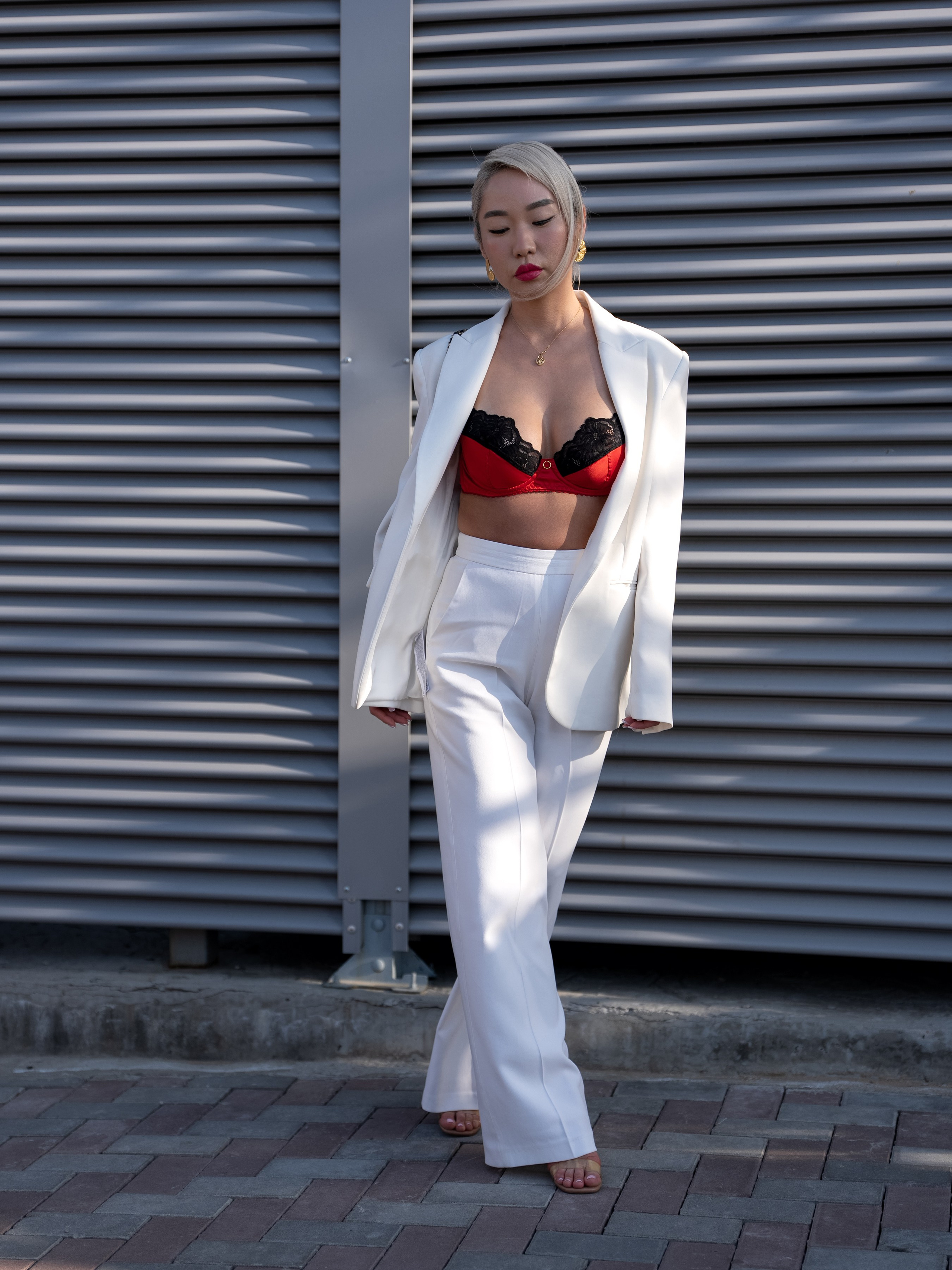Visa Fashion Week Almaty Pre-Fall 2026 April StreetStyle Day 2. Сайт Алматинского НЮ АРТ, будуар и фэшн фотографа Дениса Карпенко