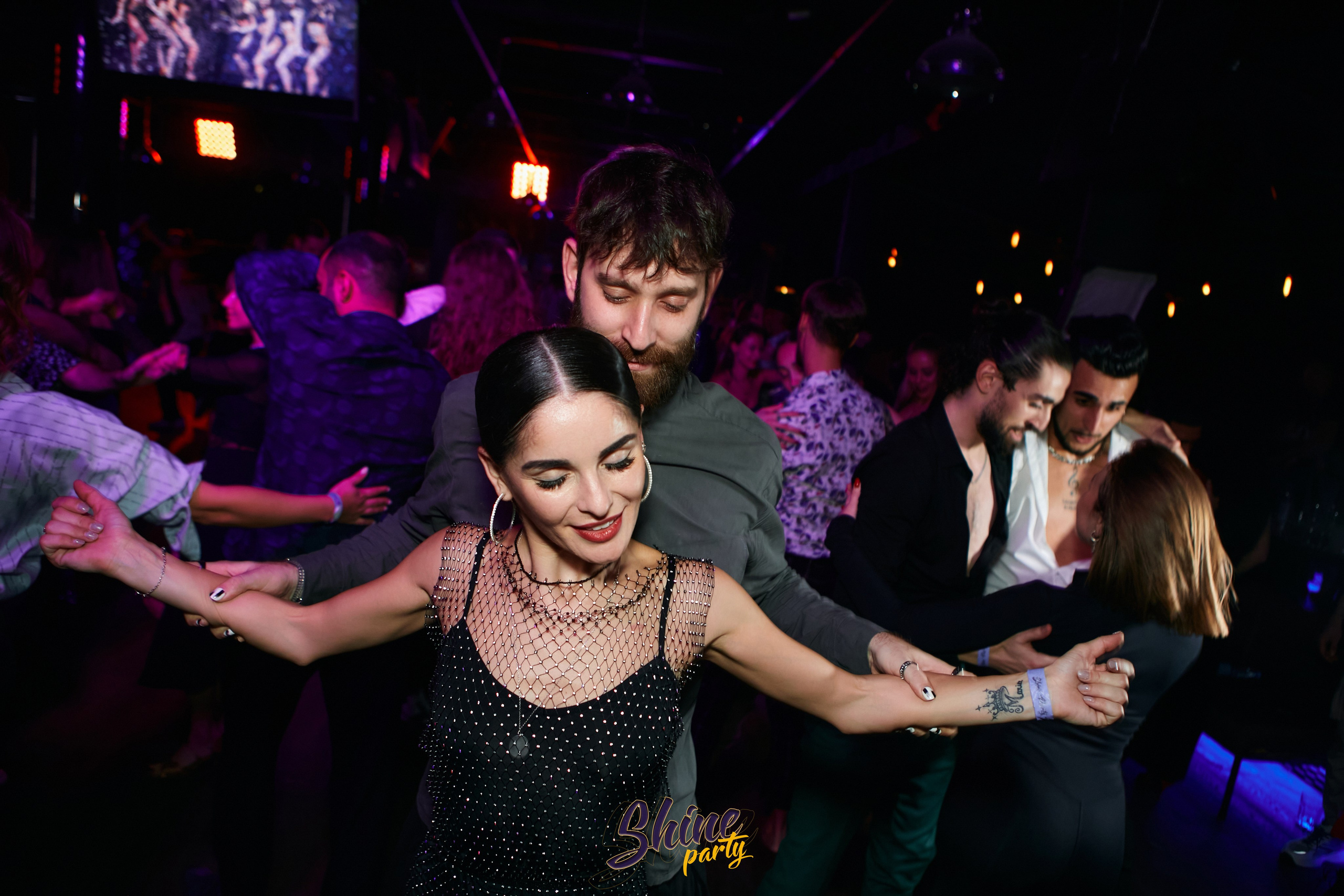 Shine party bachata. Свадебный фотограф