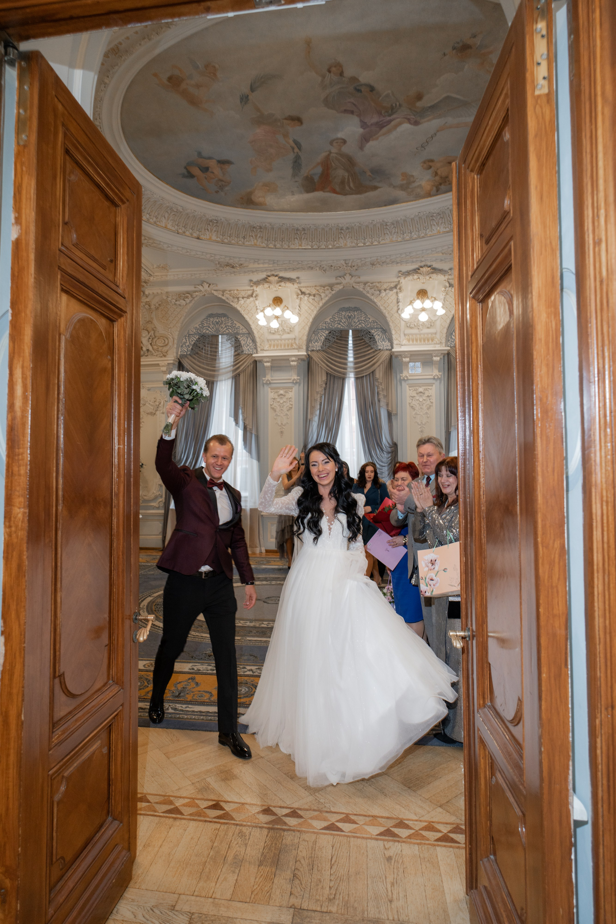 Свадебная фотосессия во дворце 2 на Фурштадской. Свадебный фотограф Александр Невский в Санкт-Петербурге