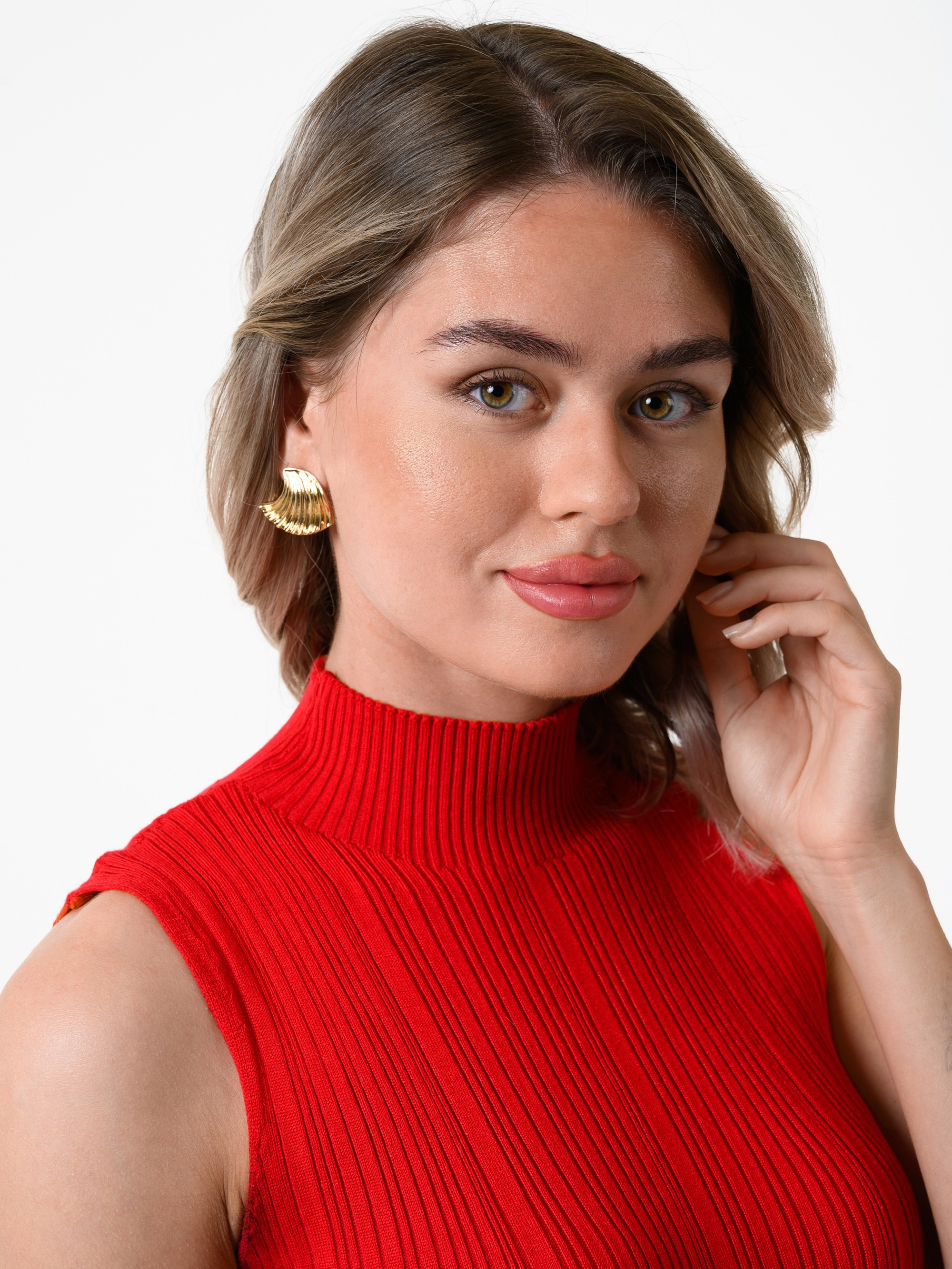 Элегантные серьги, съёмка для Магнит.Маркет в Казани, фотограф Алексей Клейменов