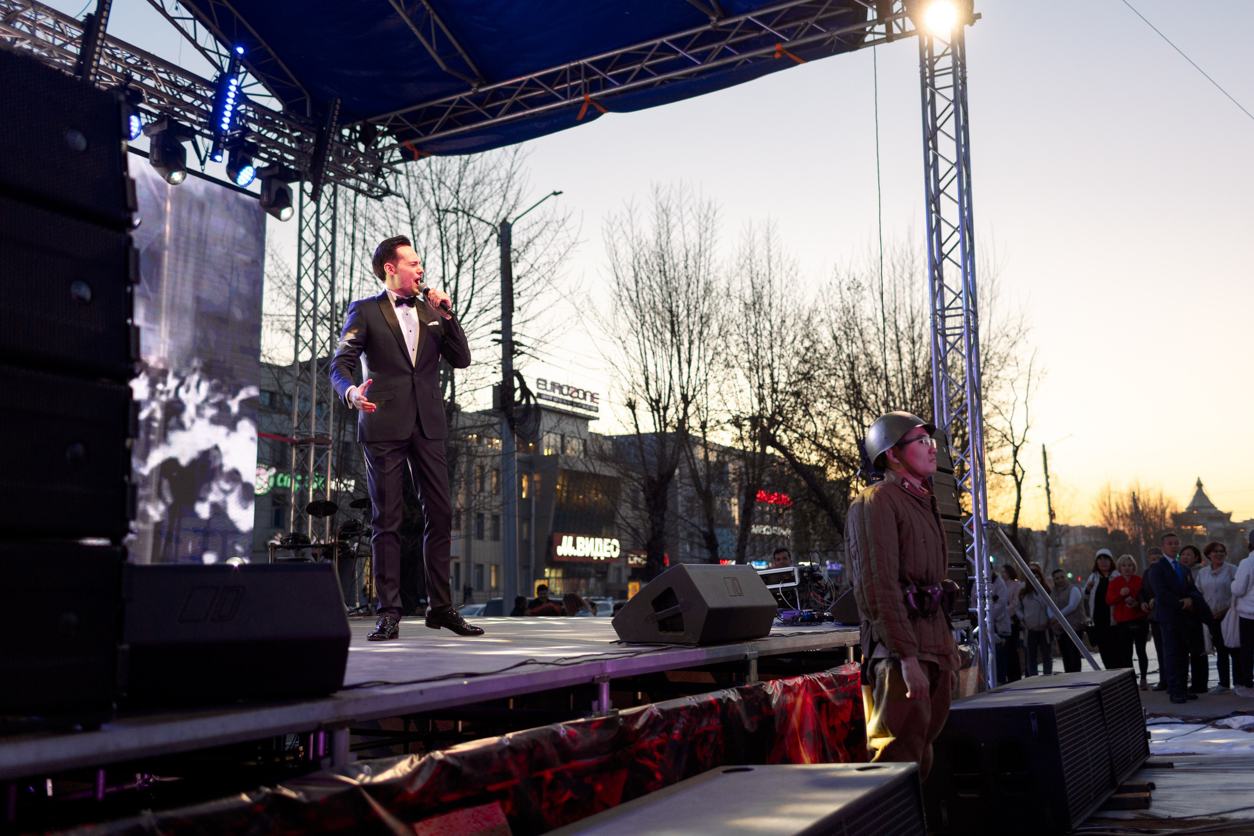 Концерт приуроченный к празднованию 80 лет победл. Свадебный и семейный фотограф в Улан-Удэ