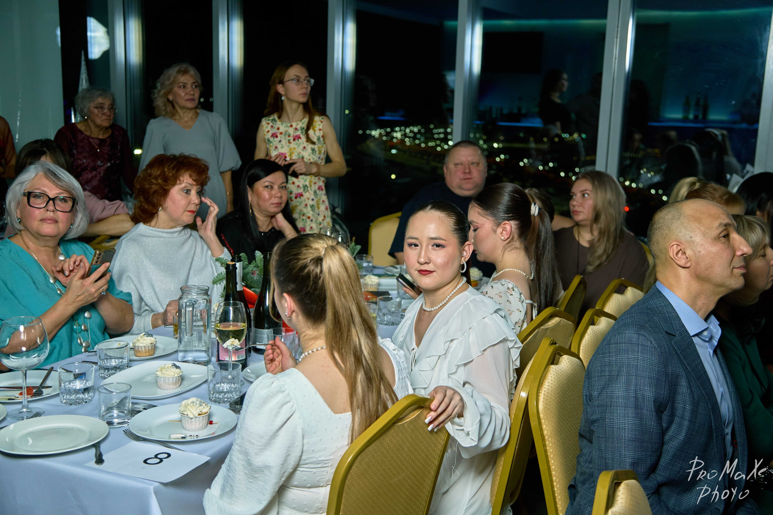 Зал КРАСА МАСС-МЕДИА ЧУВАШИИ. Владимир Суздалов (ProMaXe) — Портретный фотограф, тематические фотосессии в Чебоксарах