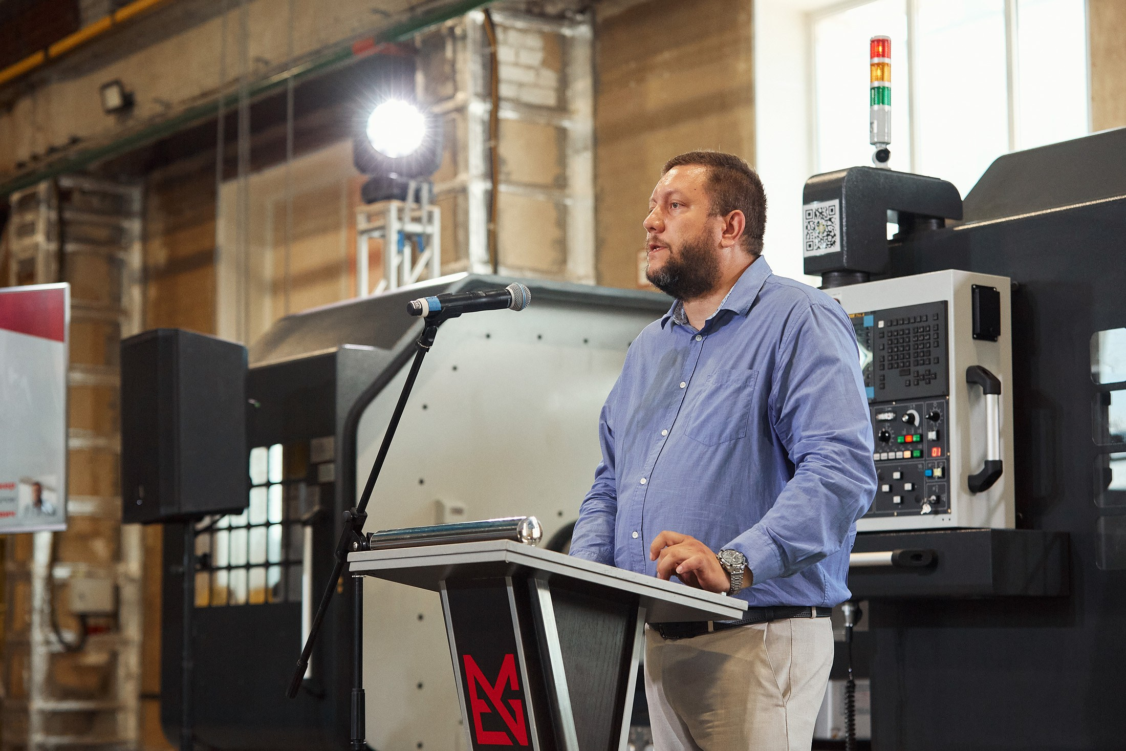 EMG / Международный форум / Презентация нового высокоточного станка. Антон Артюшин, портретный фотограф. Москва