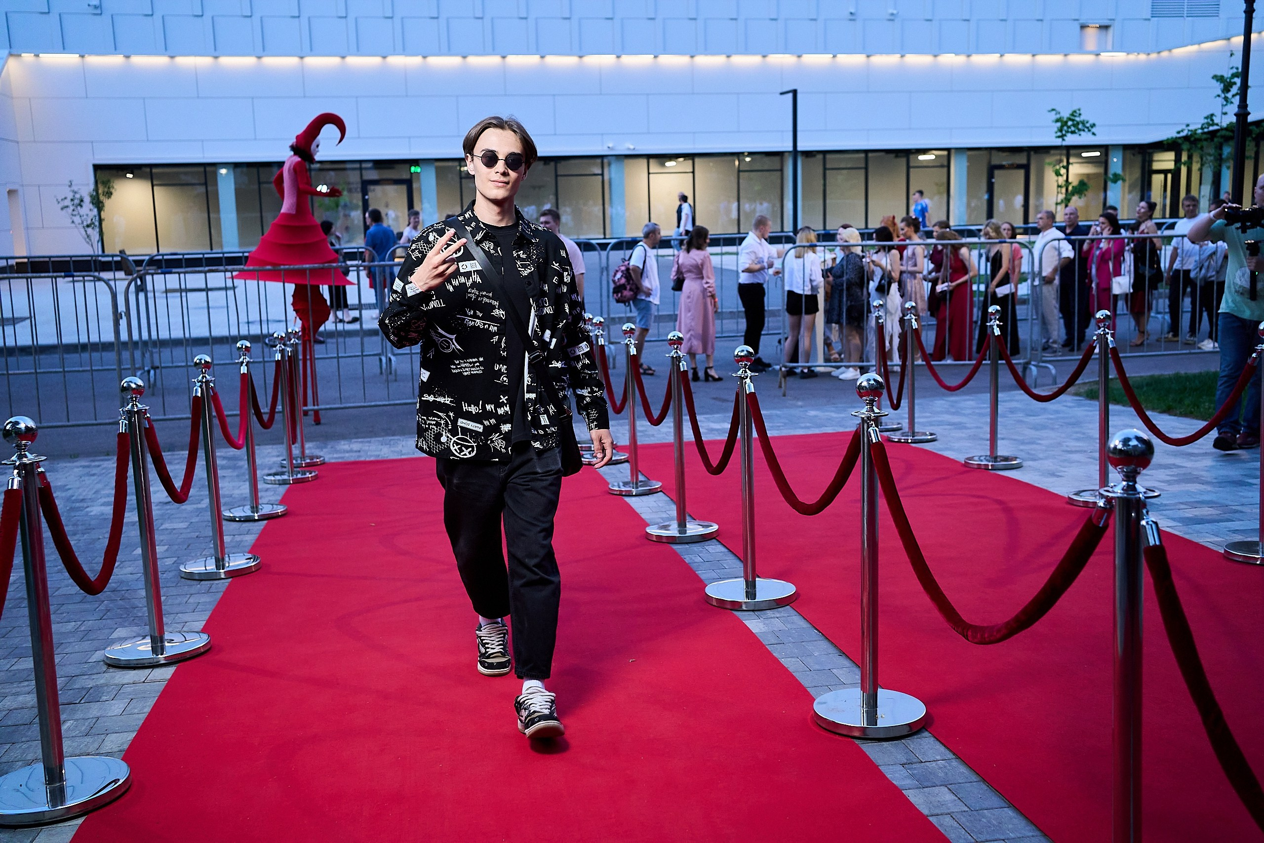 Выпускной 2024 концертный зал Академия ВТБ. Фотограф и Видеограф в Москве. Олег Корушев