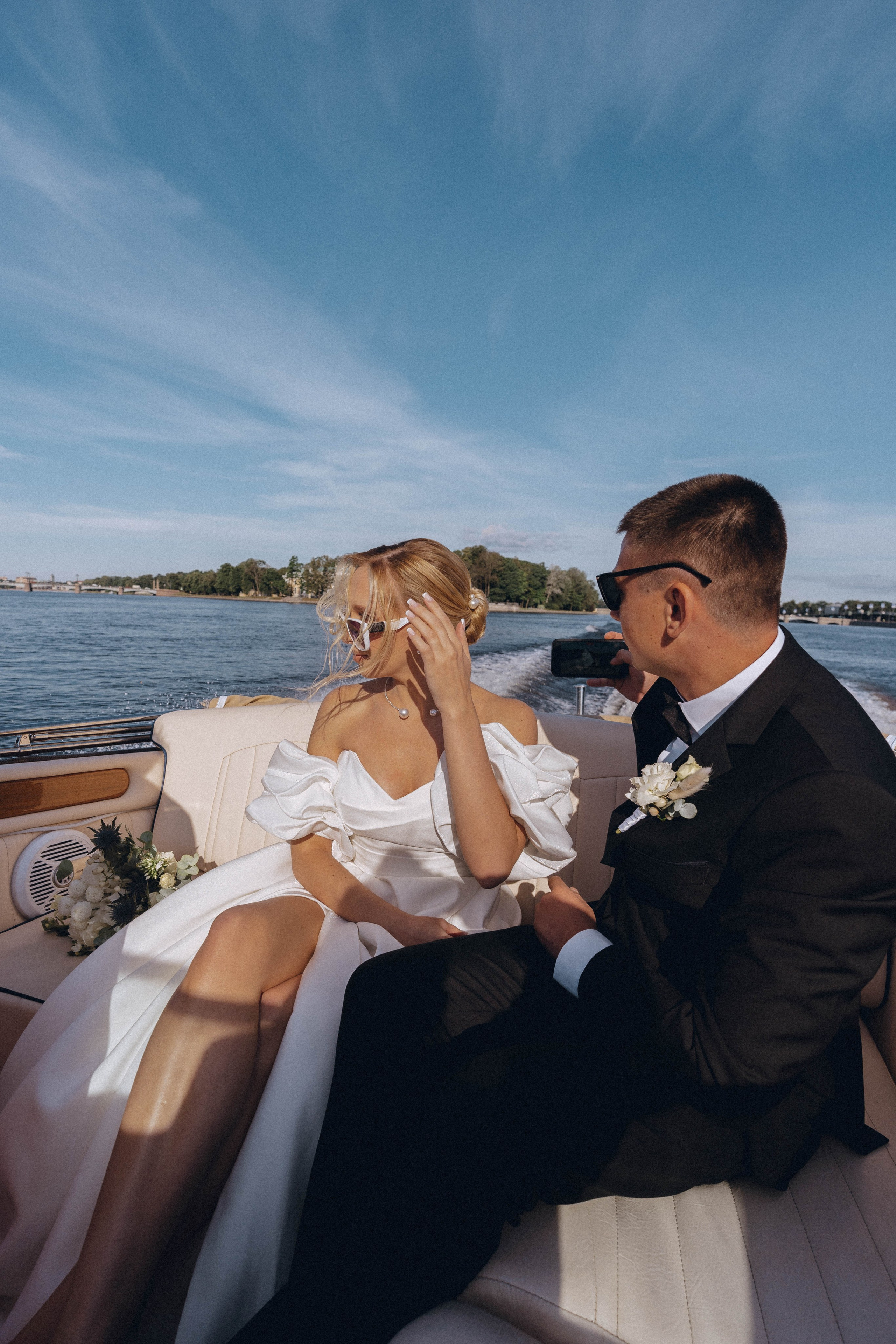 СВАДЕНБНАЯ СЬЕМКА НА КАТЕРЕ ПО КАНАЛАМ САНКТ-ПЕТЕРБУРГА И В АКВАТОРИИ НЕВЫ. Профессиональный фотограф, Санкт-Петербург — Виктория Богомолова