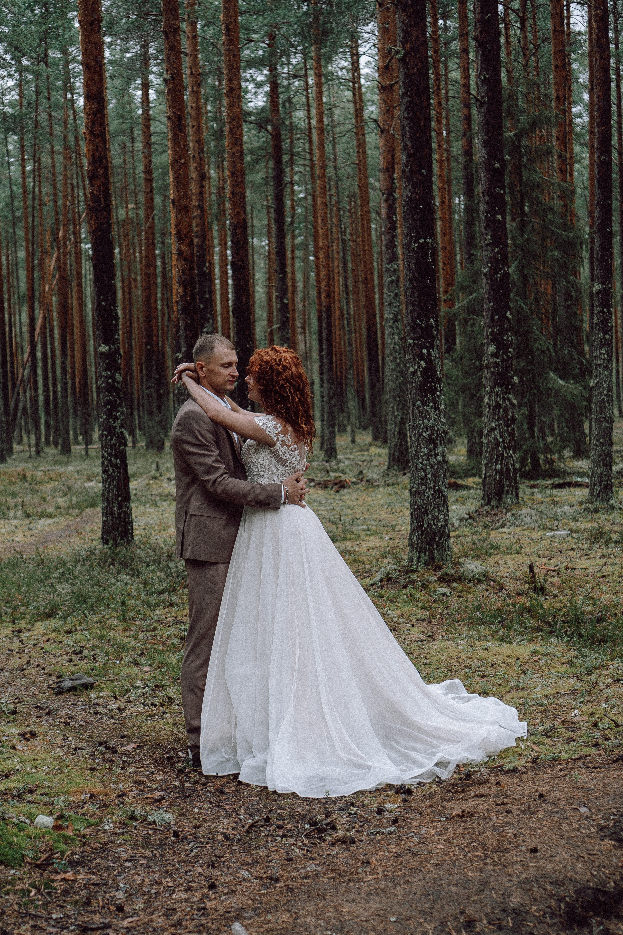 СВАДЕБНАЯ ФОТОСЕССИИЯ ПАРЫ В ГОРОДЕ ПРИОЗЕРСК В СОСНОВОМ ЛЕСУ И С ПИКАПОМ. Профессиональный фотограф, Санкт-Петербург — Виктория Богомолова