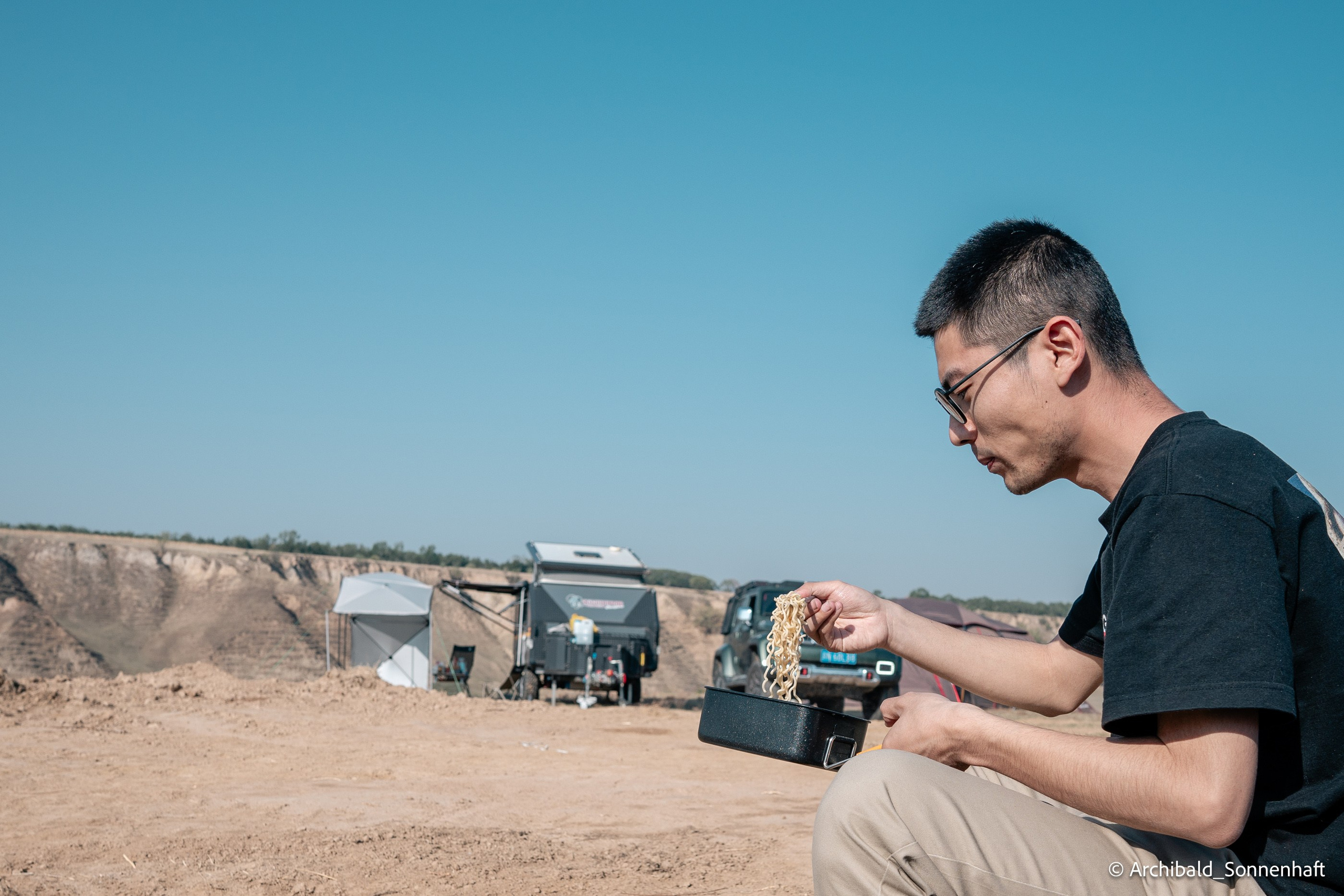 Auto-trip to Datong, Camp. Photographer in Guangzhou, China. Archibald Sonnenhaft