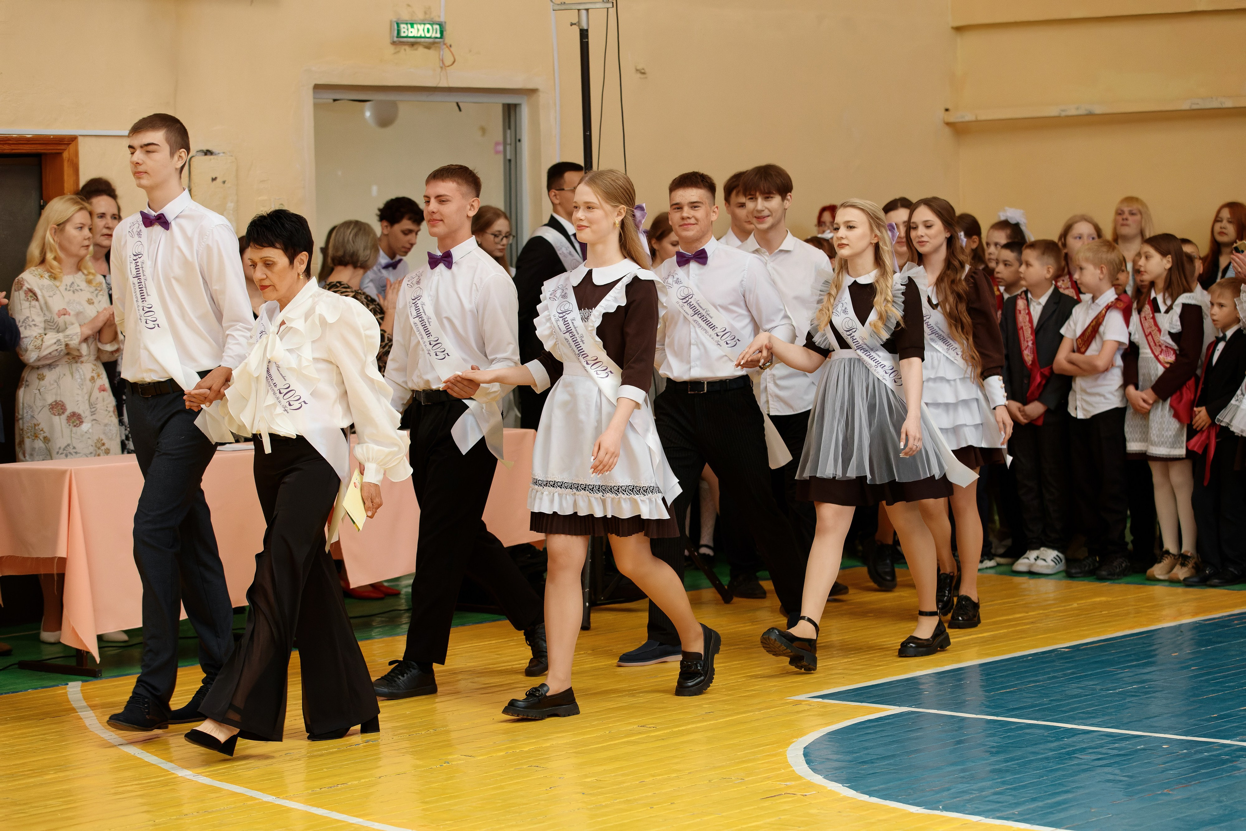 Последний звонок Школа № 42. Семейный фотограф — Макс Белогрудов