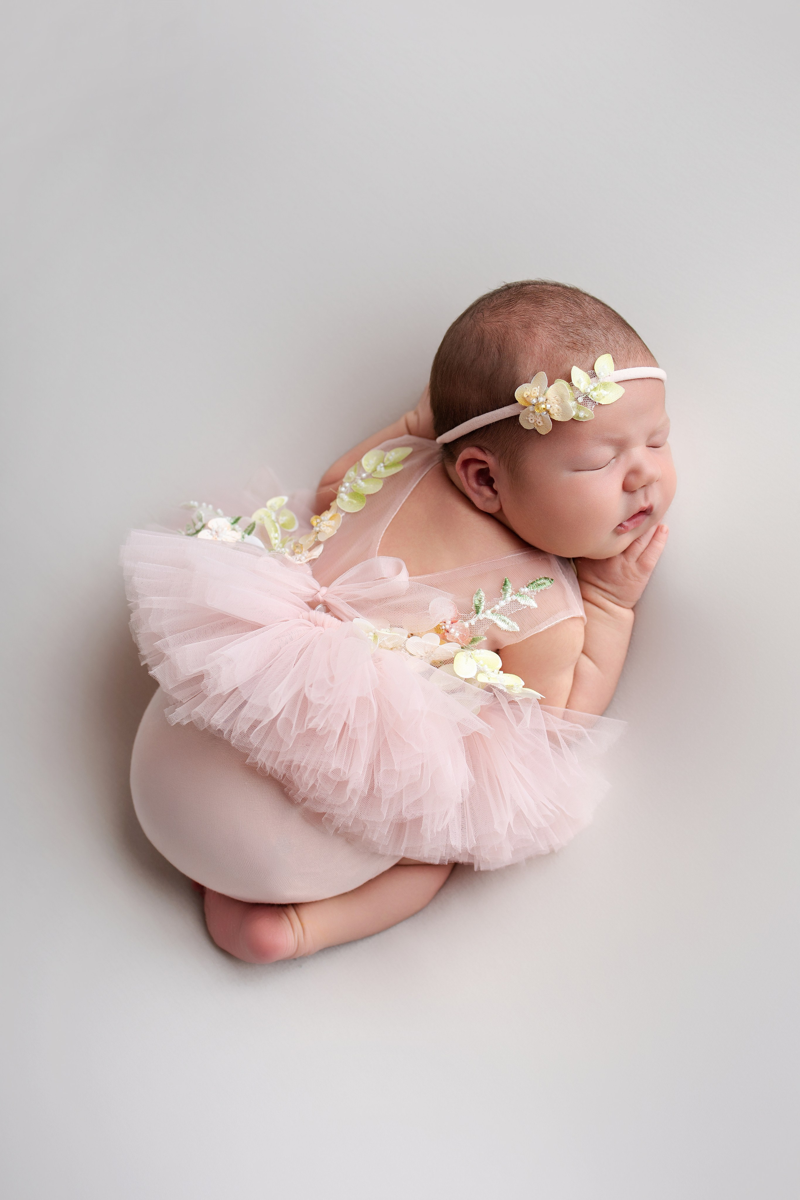 Арина 6 дней. Фотограф новорождённых Newborn Москва