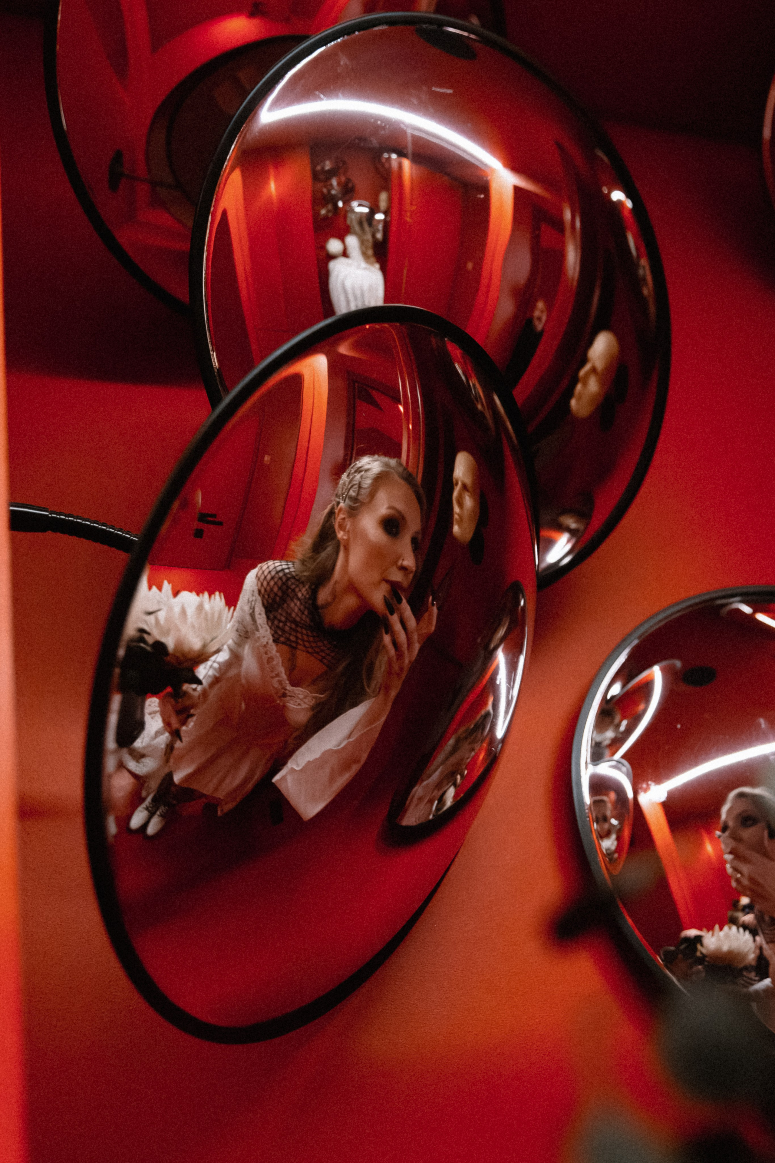 Алая готика. Николь — ваш любимый фотограф в Санкт-Петербурге