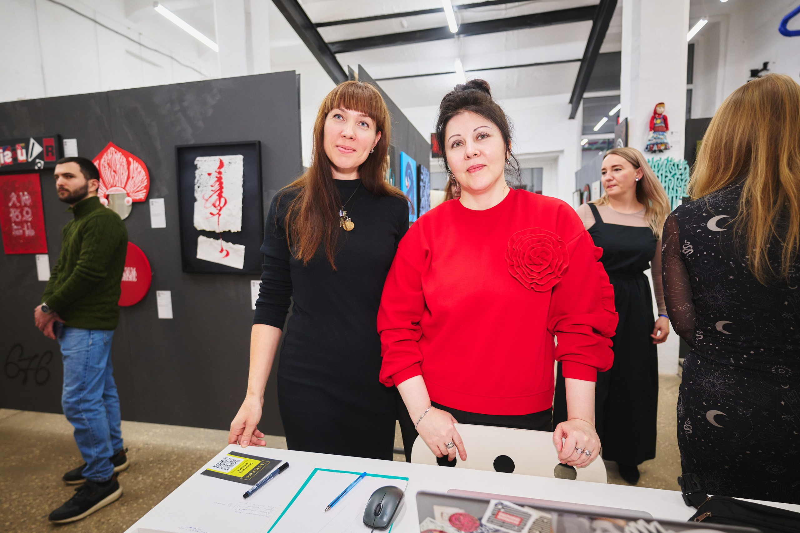 Выставка Каллиграфии — галлереия 676. Фотограф в Иваново: Каталожная съемка одежды и постельного белья, Wildberries