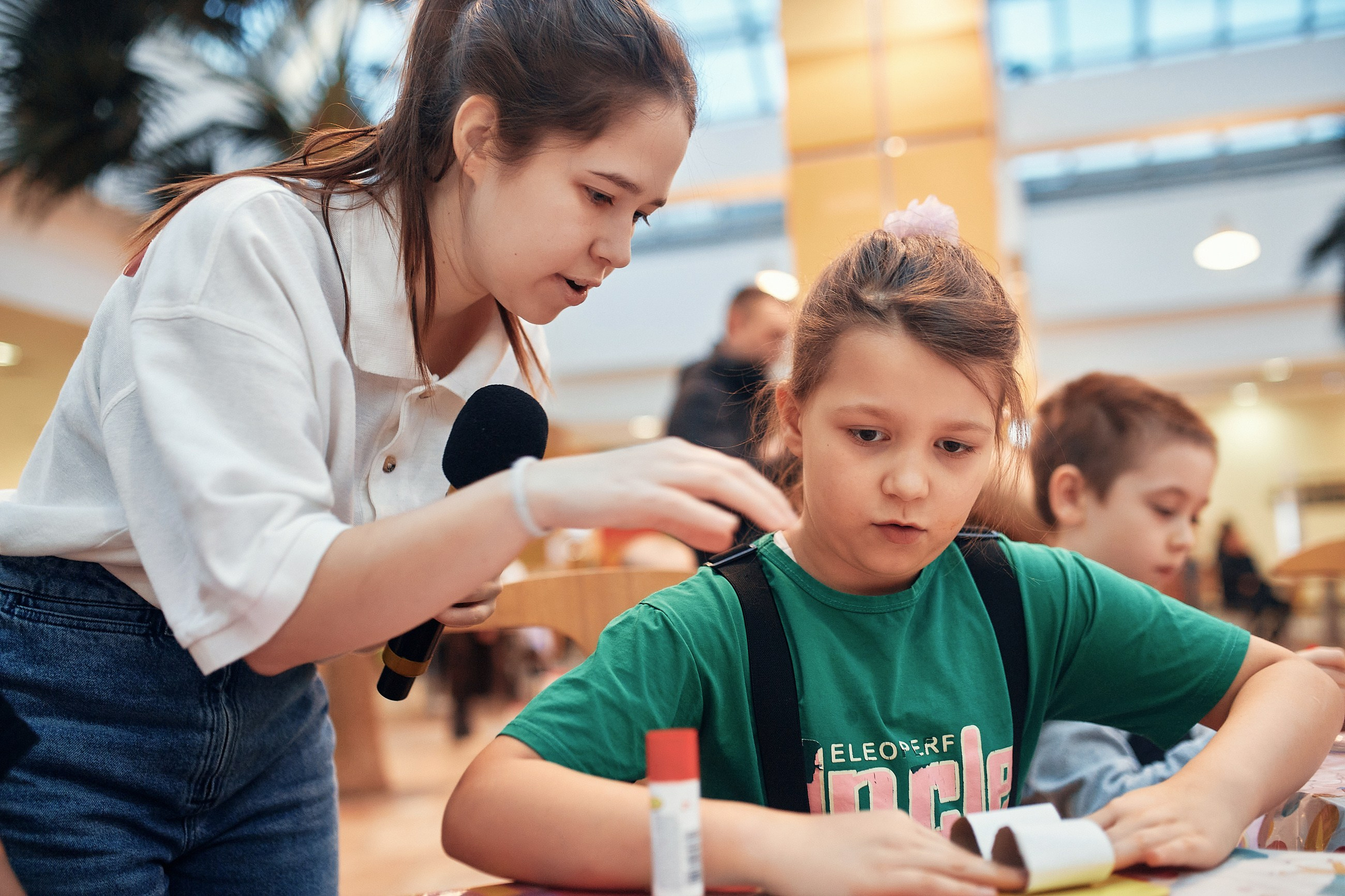 Детский новогодний праздник в ТЦ Июнь. Семейный и репортажной фотограф в Красноярске и Москве Виктор Бабинцев