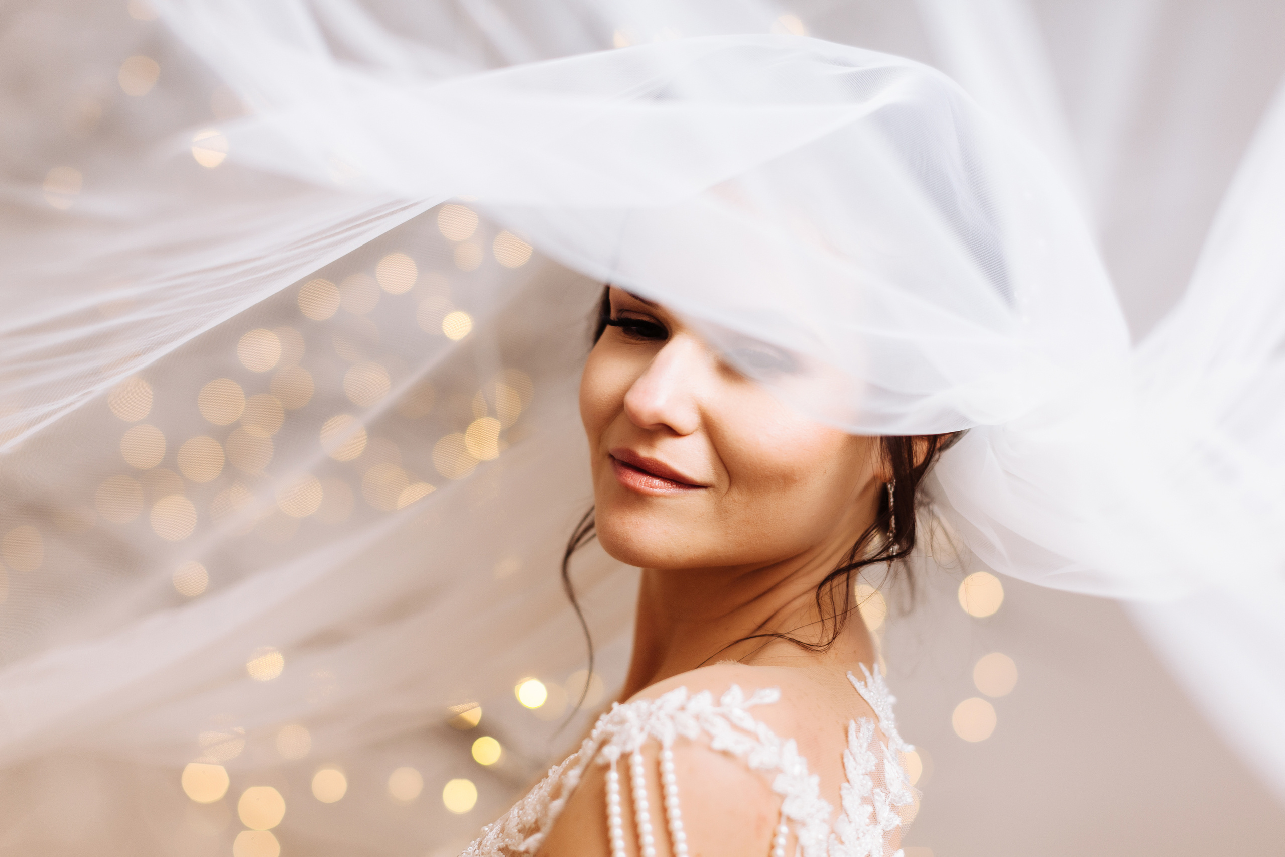 Портретная фотосессия невесты  в фотостудии. Олег Сверчков | Свадебный фотограф Вологда