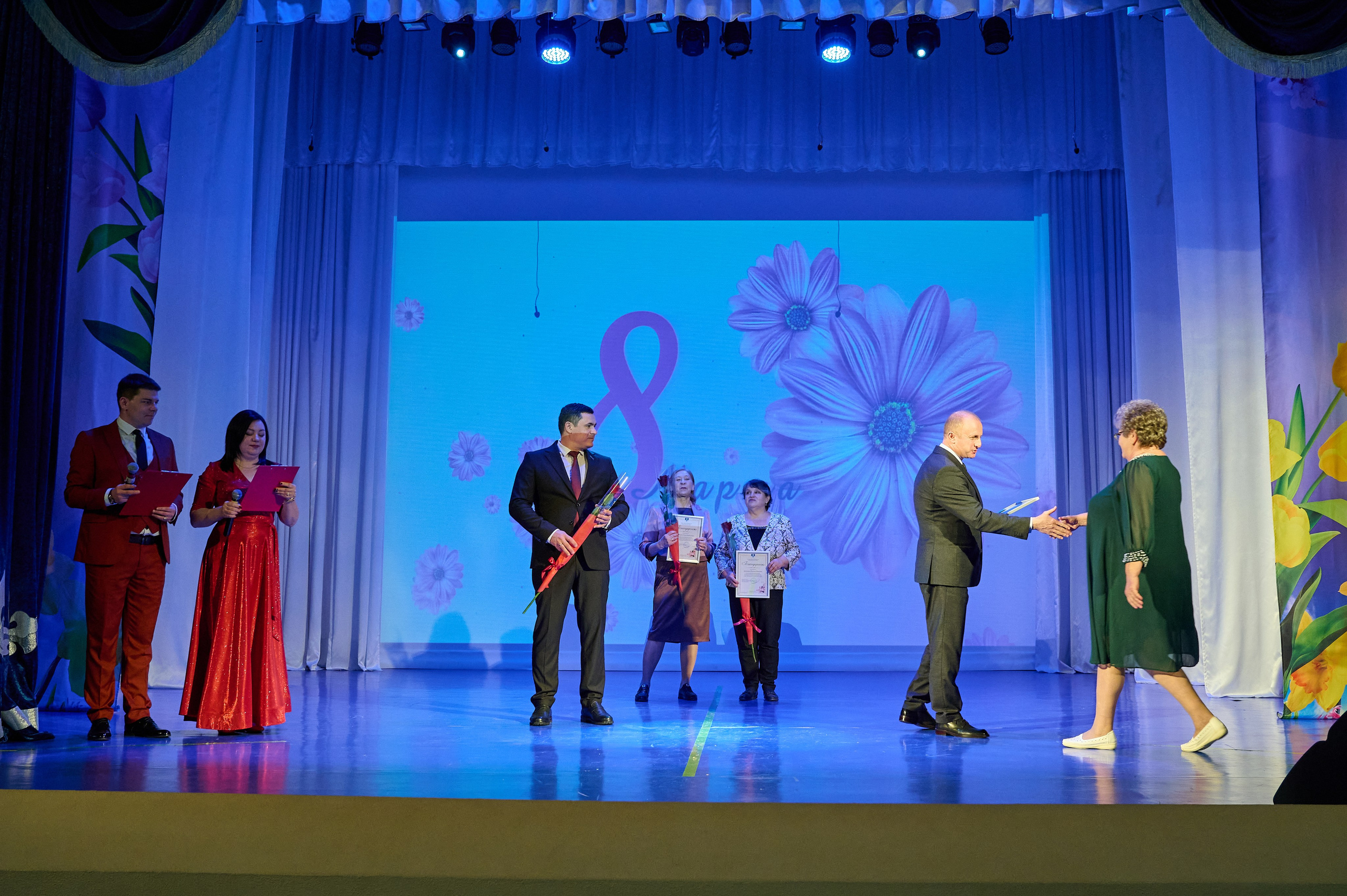 8 марта в Марьиной роще. Жизнь курорта Кабардинка в фотографиях