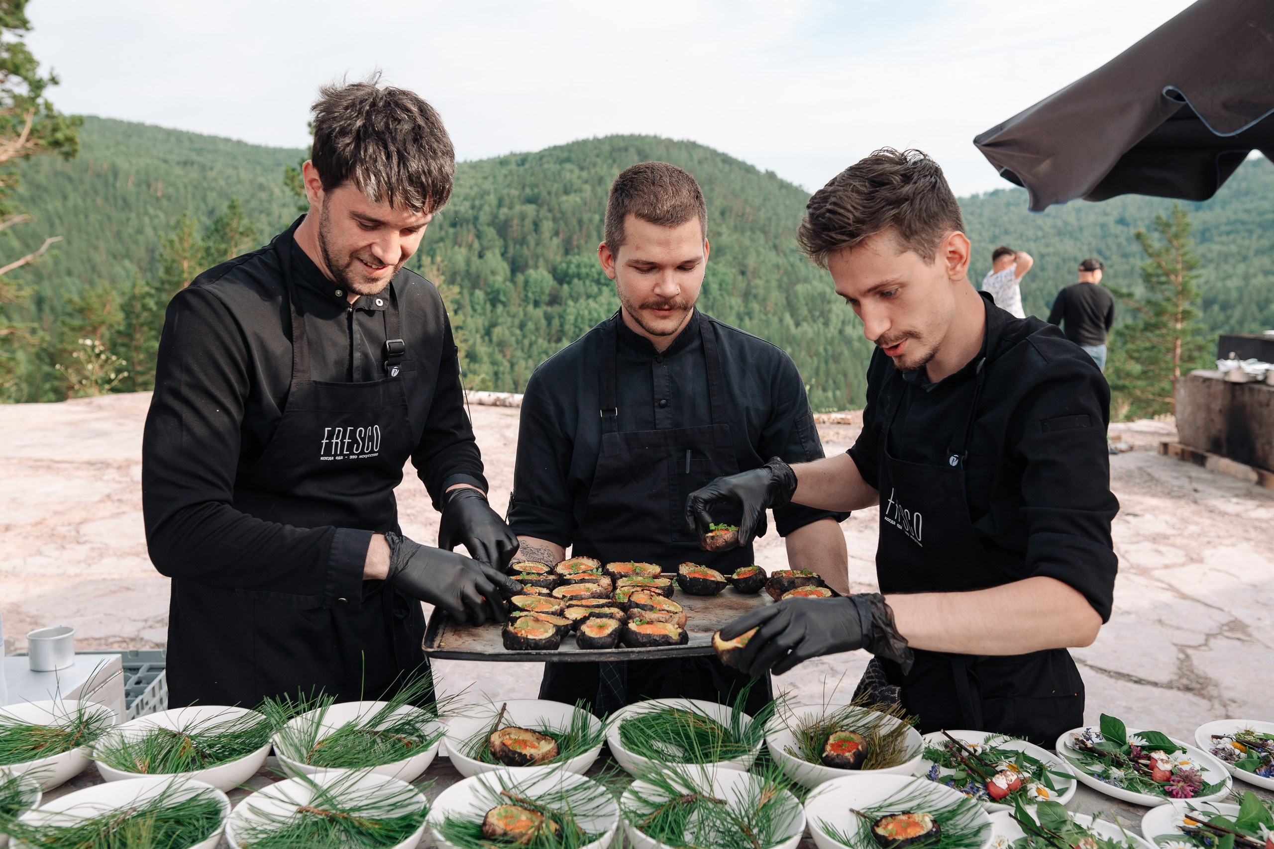 Дикий ужин. Репортажный фотограф Красноярск Алекс Чампакхам
