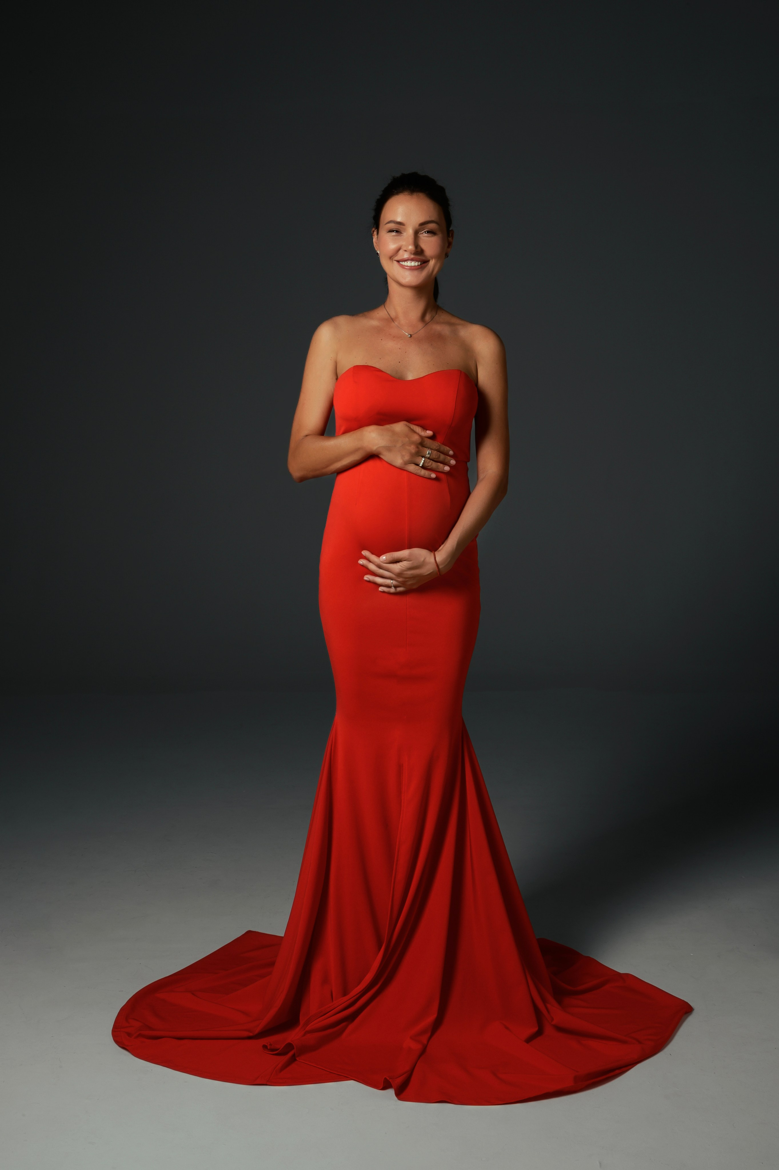 Профессиональный семейный и беременный фотограф в Санкт-Петербурге — Маргарита Иванова. Индивидуальные фотосессии под ключ: от образа до гот. Профессиональный фотограф беременности в СПБ. Стильные фотосессии беременности в стиле минимализм и классическая фотография