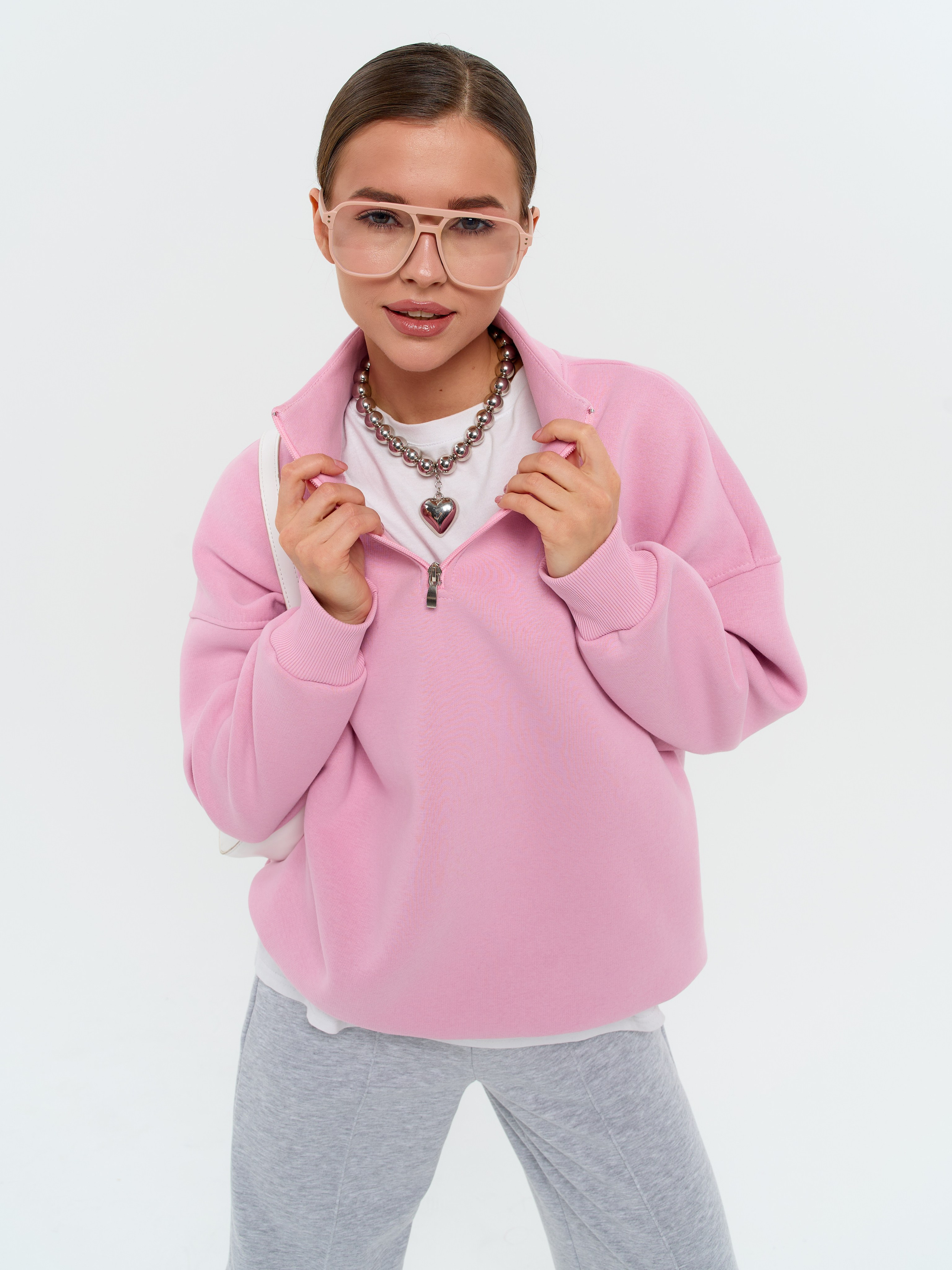 Свитшот. Фотограф для маркетплейсов в Москве