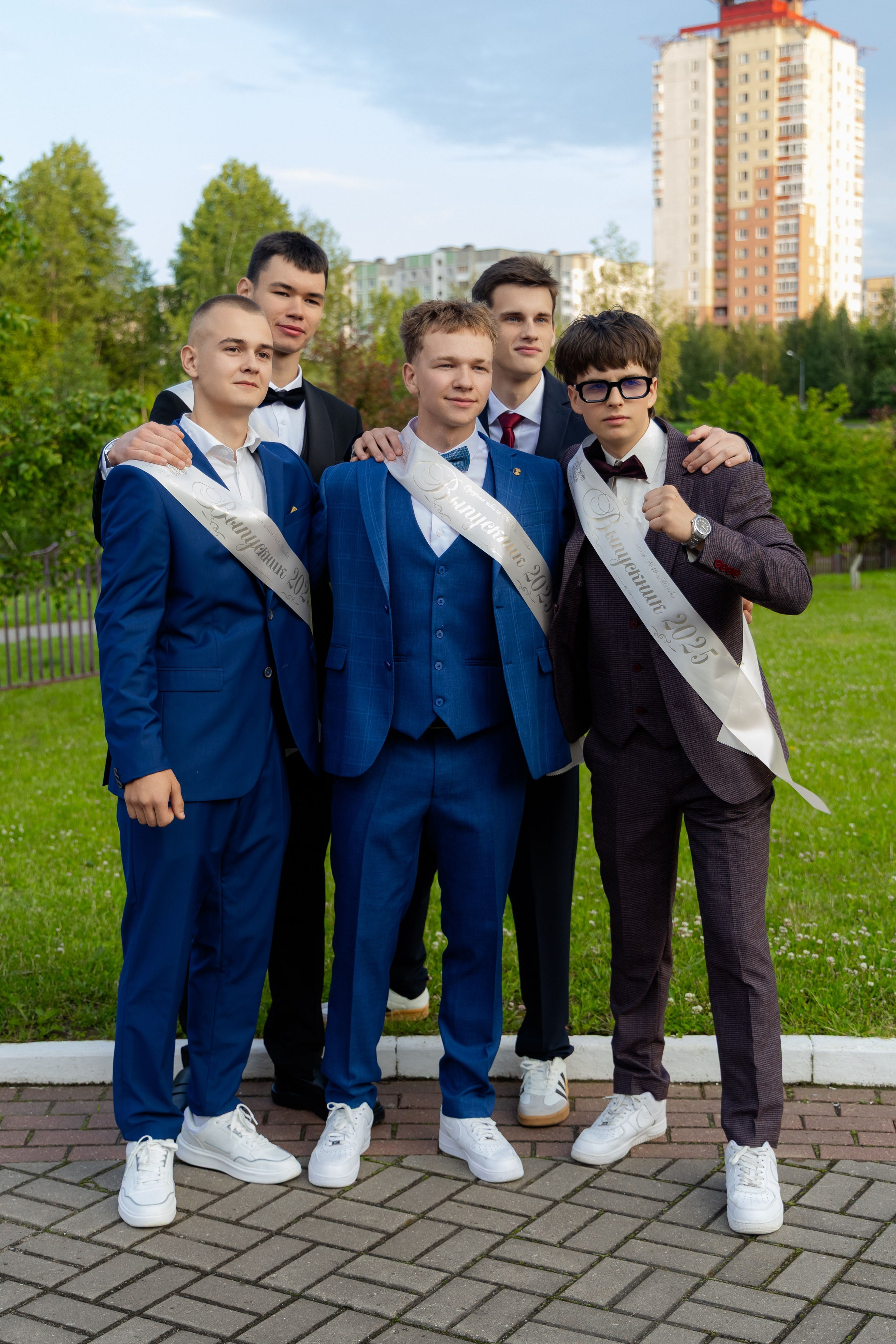 Школьный выпускной 2025 год в Минске, Беларуси. Свадебный фотограф в Минске/Беларуси Сергей Спиридонов