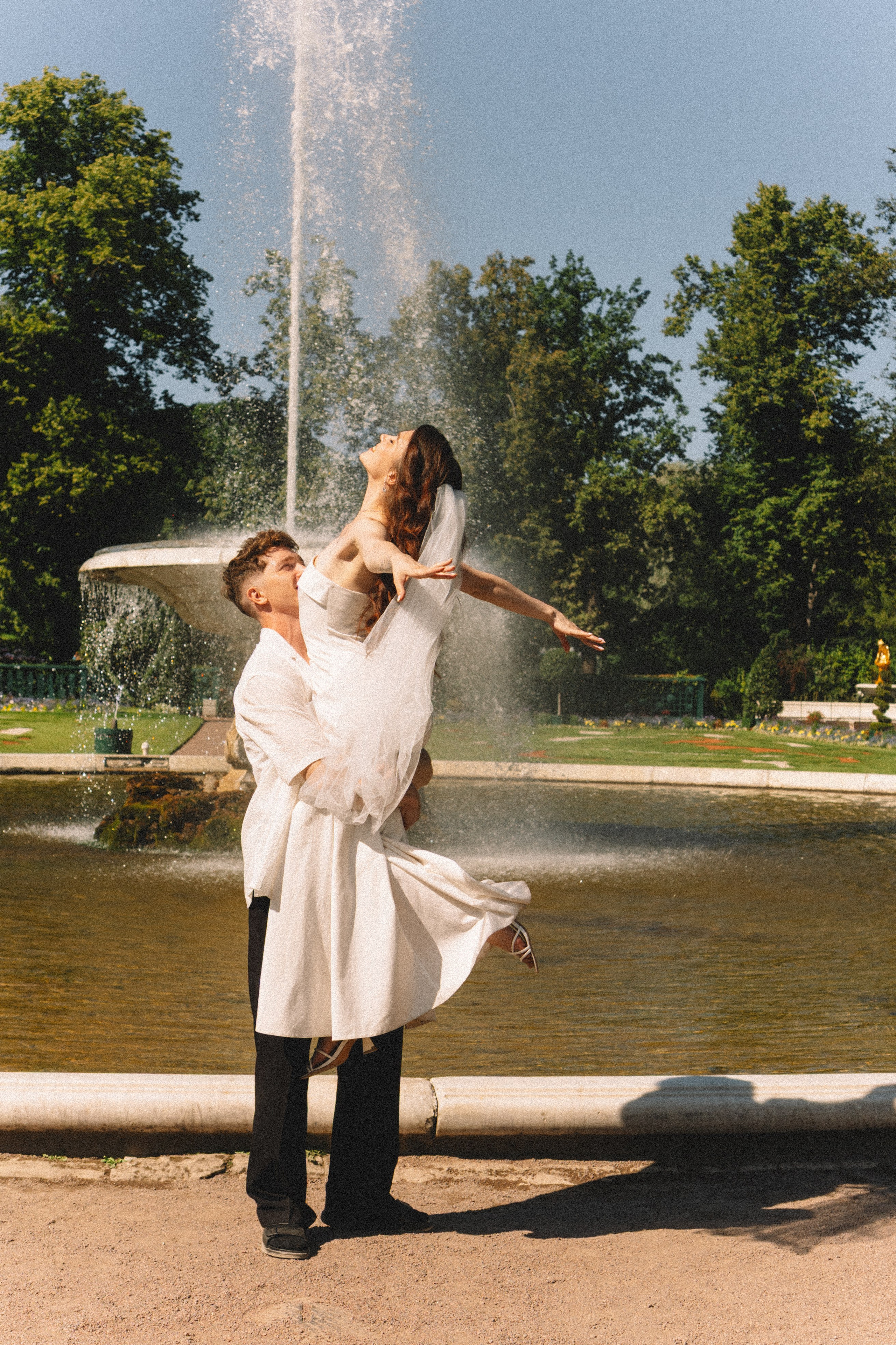 СВАДЕБНАЯ СЬЕМКА В ПЕТЕРГОФЕ И СЬЕМКА РЕПОРТАЖА В ЗАГСЕ ПЕТЕРГОФА. Профессиональный фотограф, Санкт-Петербург — Виктория Богомолова