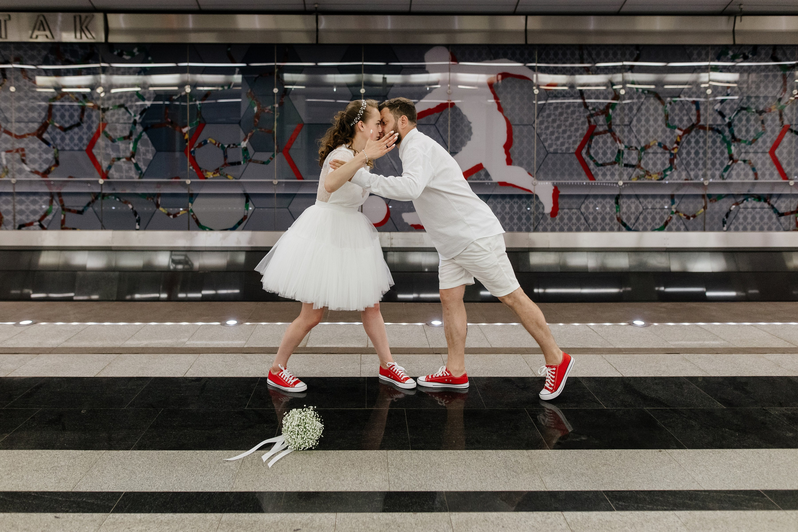Свадьба на стадионе Спартак Лукойл Арена, свадьба на Северном речном вокзале, свадьба в метро, новые адреса счастья. Свадебный и семейный фотограф Екатерина Иванова