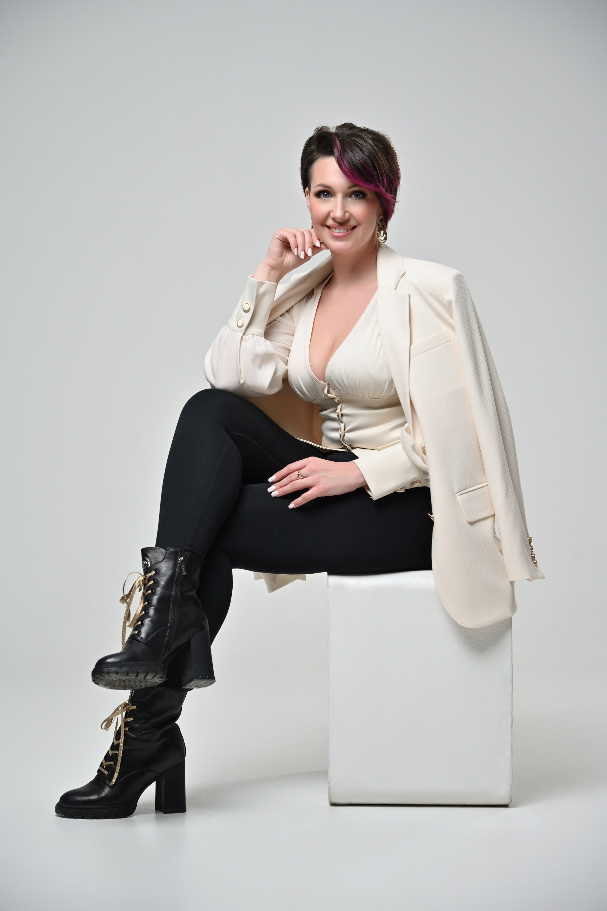 Портреты в студии. Фотограф Максим Мицун. Портрет, свадьба, репортаж, каталог